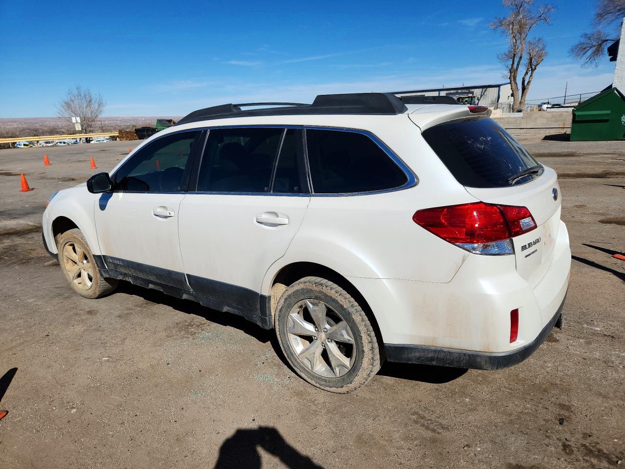 2014 Subaru Outback 2.5i White vin: 4S4BRBAC6E3278891