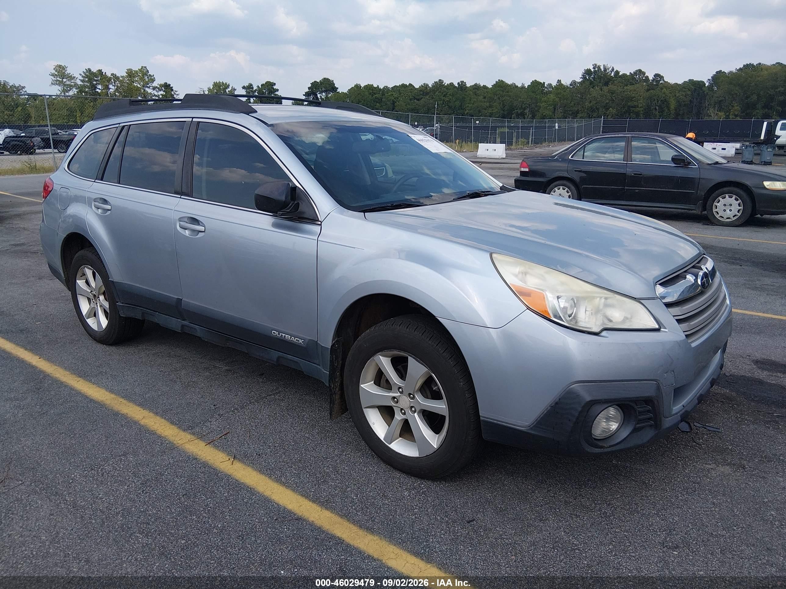 2014 Subaru Outback 2.5i Silver vin: 4S4BRBAC6E3321805