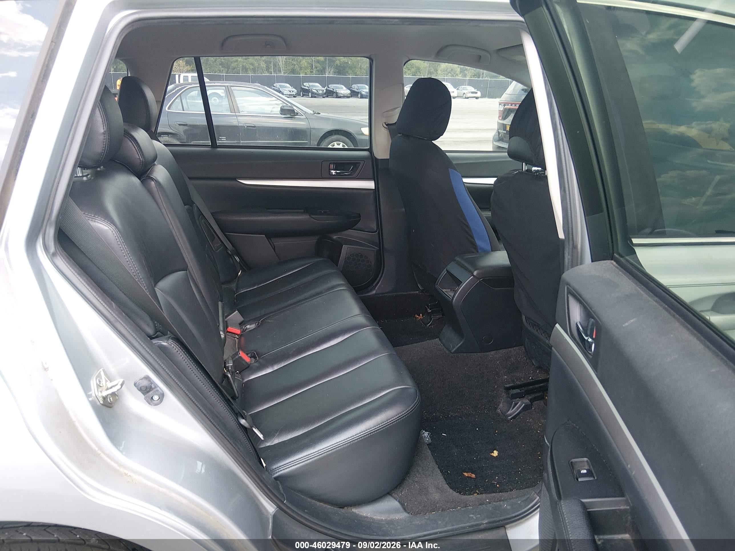 2014 Subaru Outback 2.5i Silver vin: 4S4BRBAC6E3321805