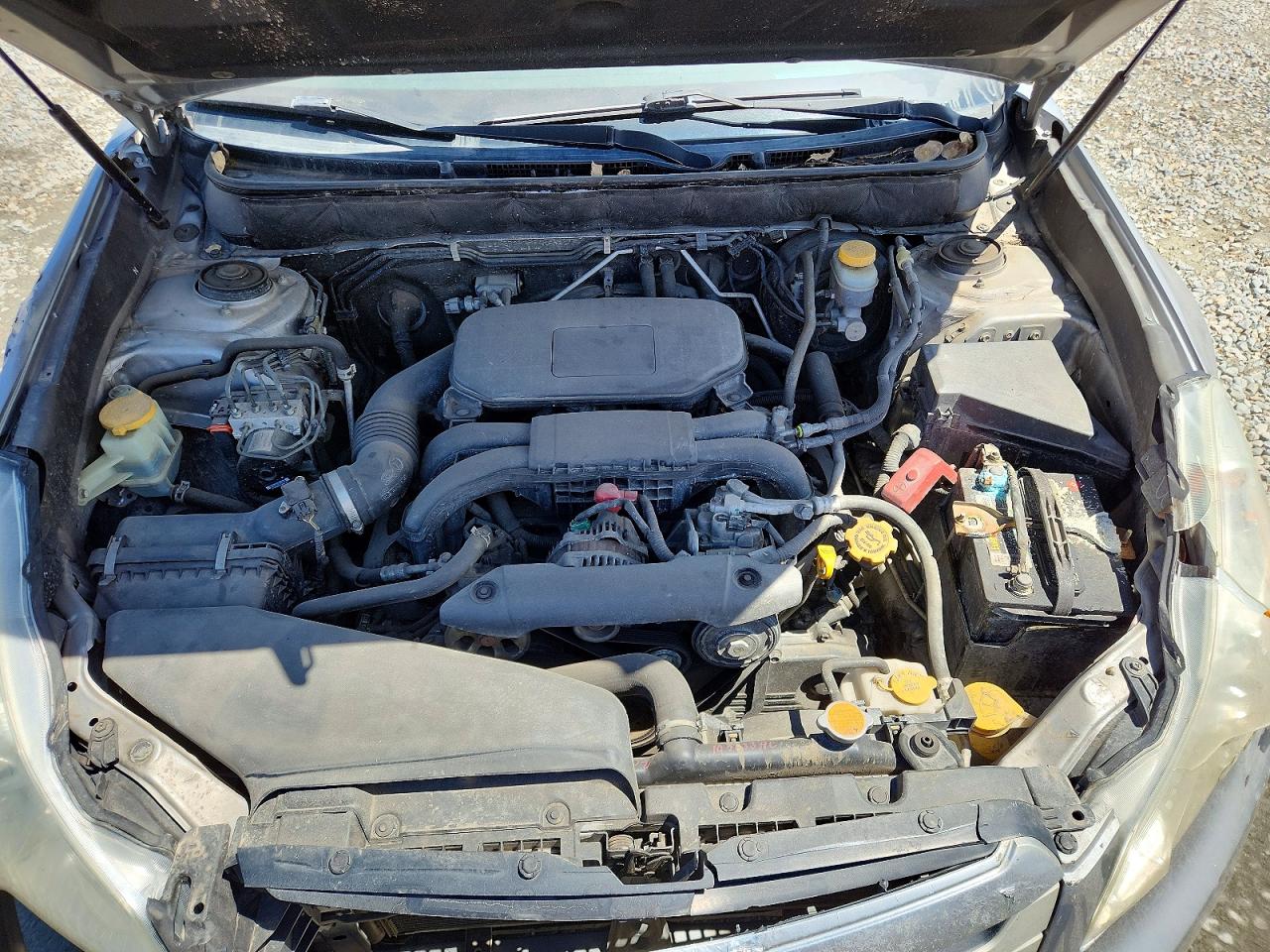 2011 Subaru Outback Silver vin: 4S4BRBAC7B3404221