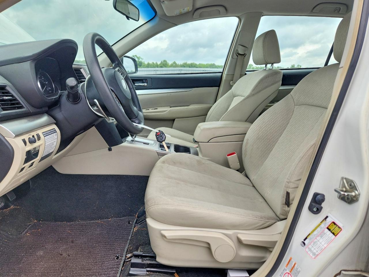 2012 Subaru Outback 2.5i White vin: 4S4BRBAC7C3296992