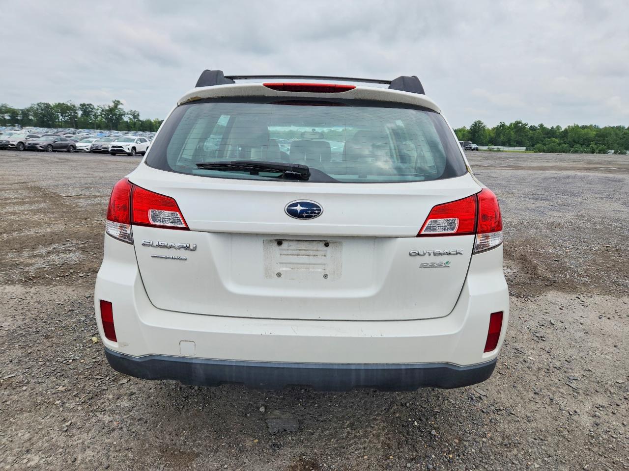 2012 Subaru Outback 2.5i White vin: 4S4BRBAC7C3296992