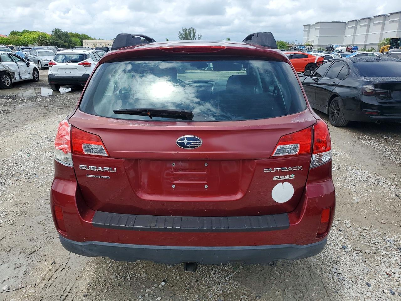 2013 Subaru Outback 2.5i Red vin: 4S4BRBAC7D3273729
