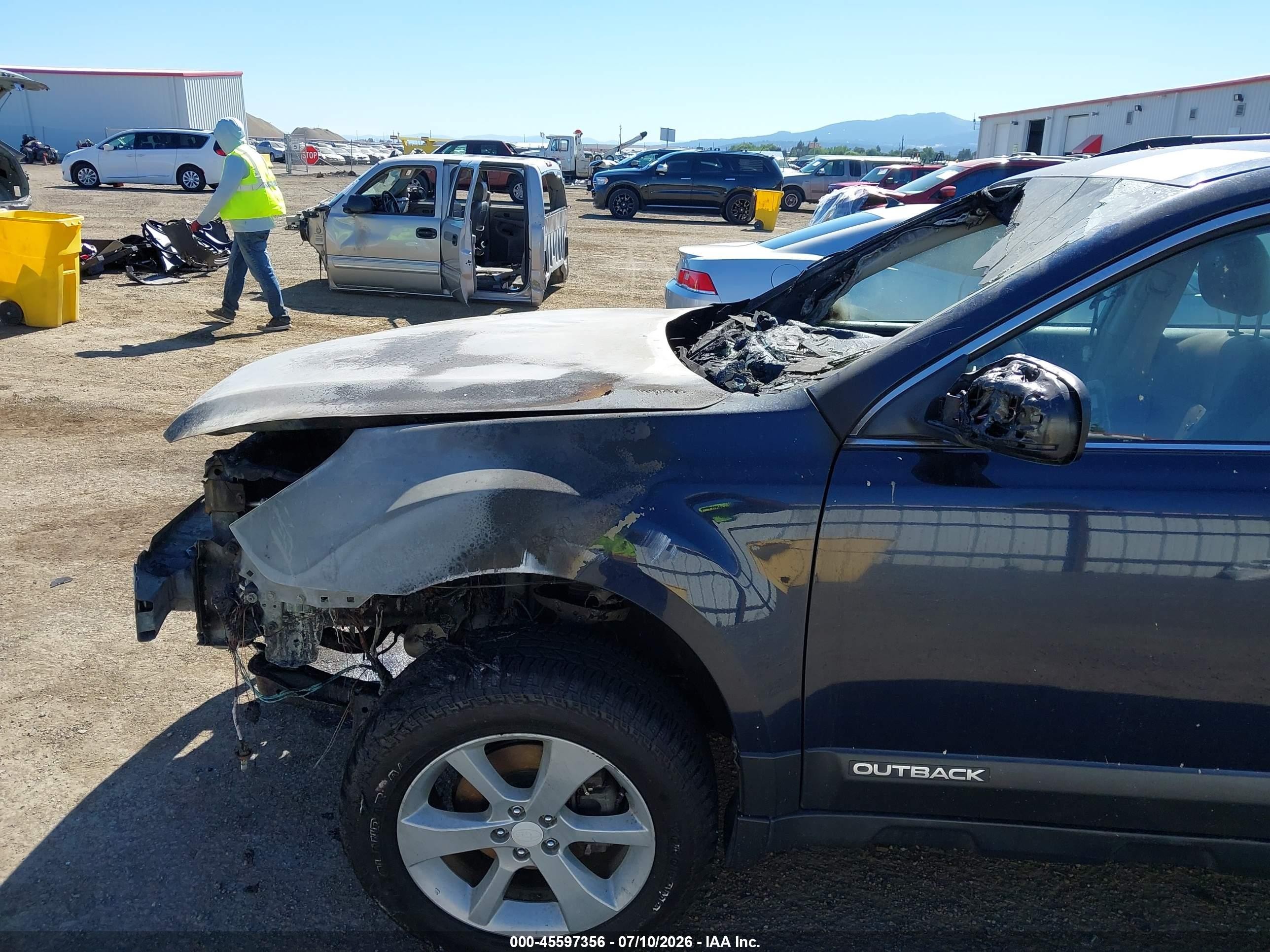 2014 Subaru Outback 2.5i Blue vin: 4S4BRBAC7E3249545