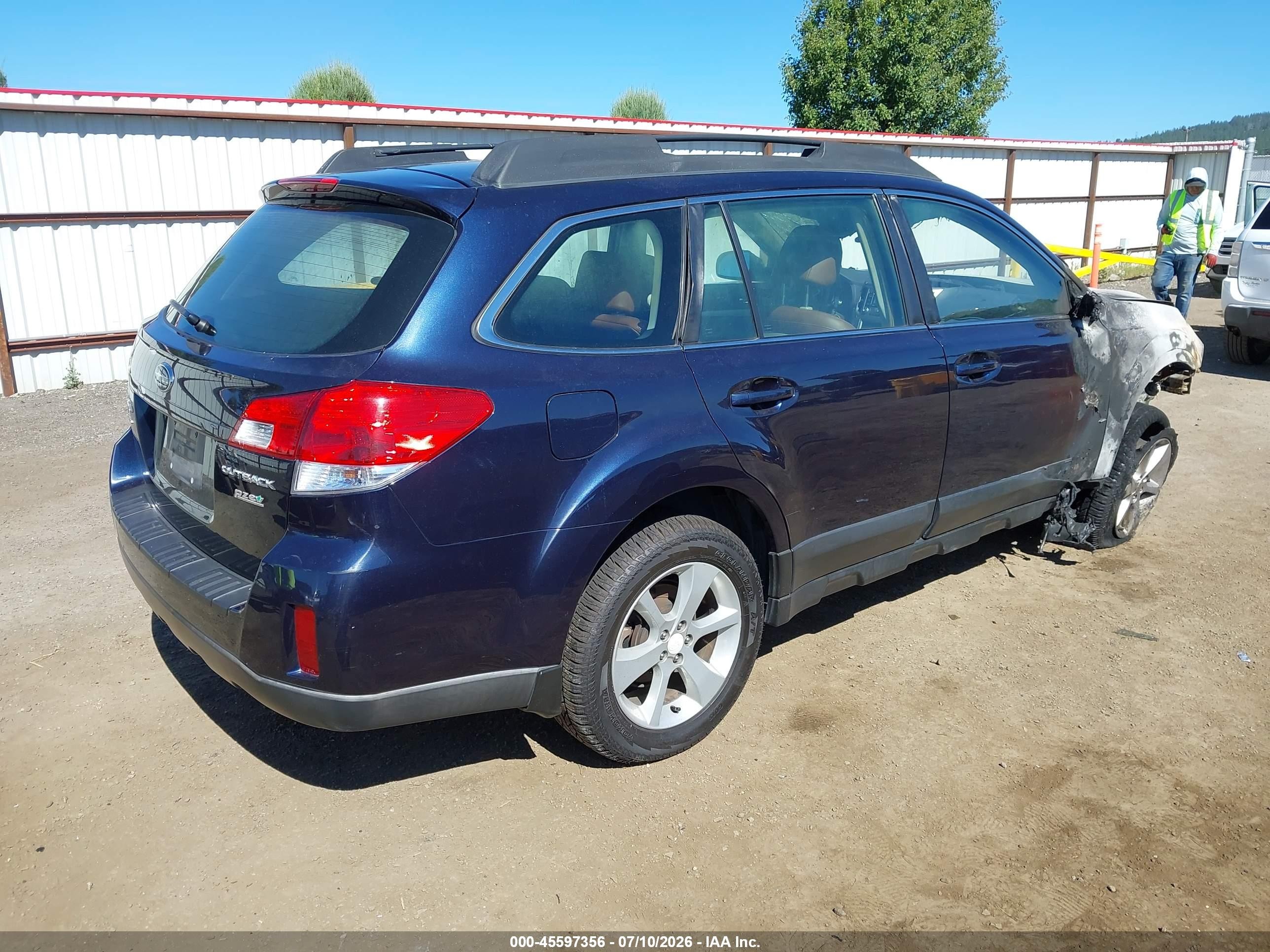 2014 Subaru Outback 2.5i Blue vin: 4S4BRBAC7E3249545