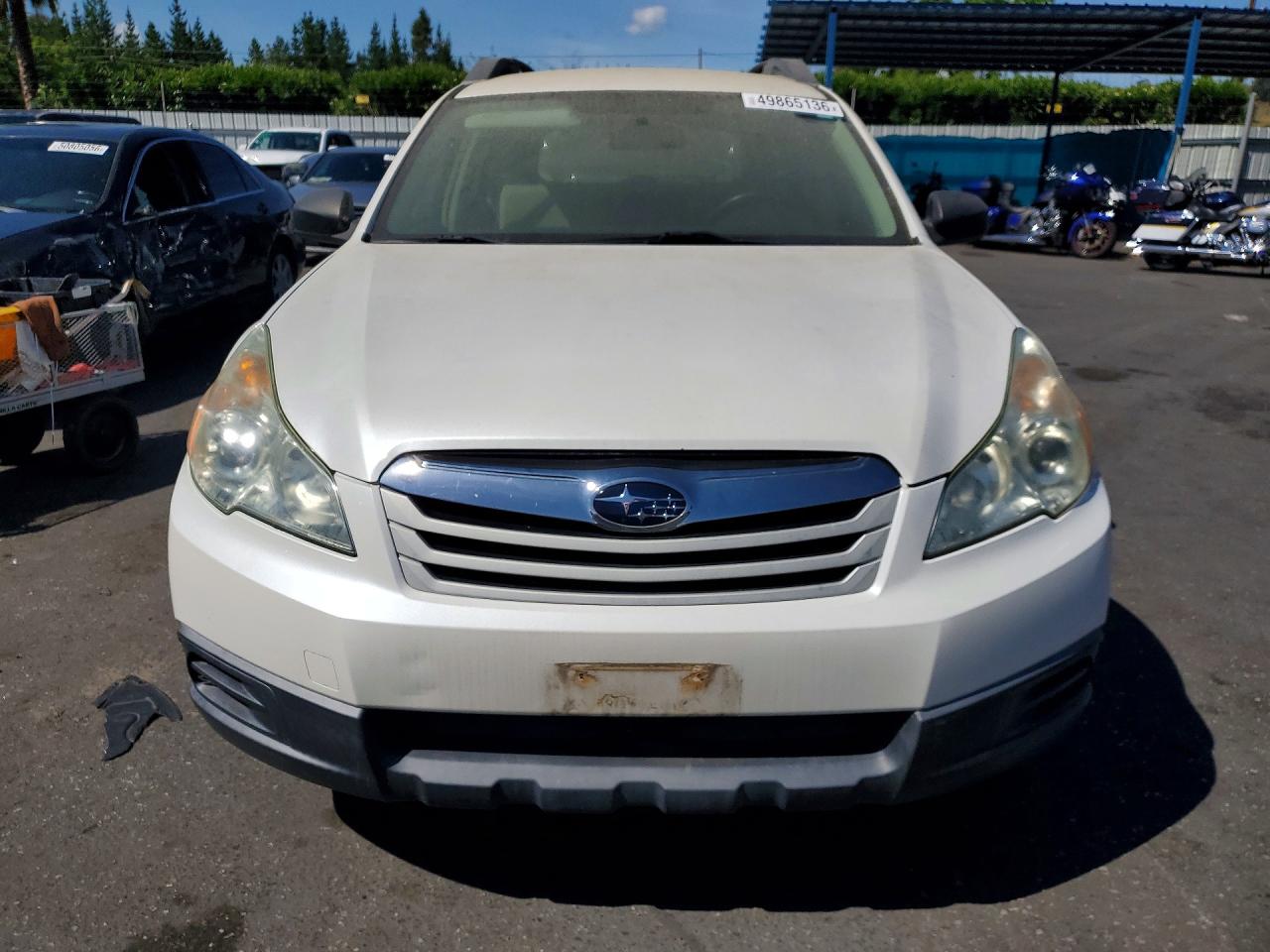 2010 Subaru Outback 2.5i White vin: 4S4BRBAC8A3369381