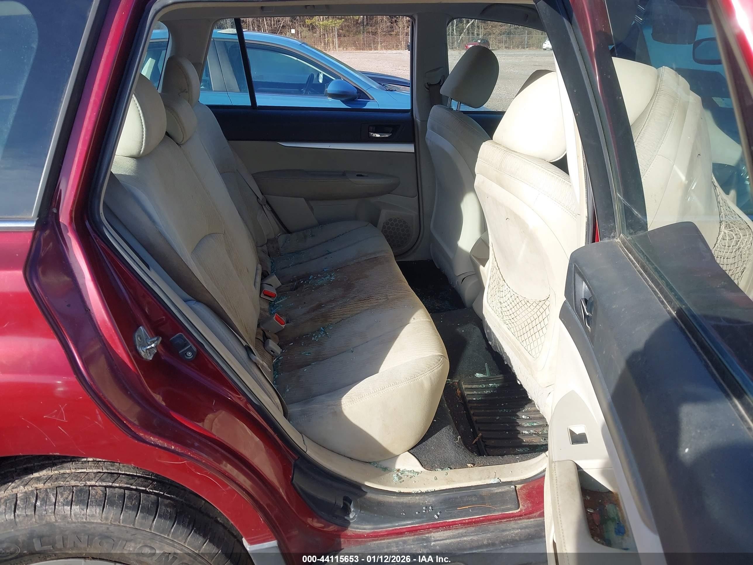 2011 Subaru Outback 2.5i Red vin: 4S4BRBAC8B3341775