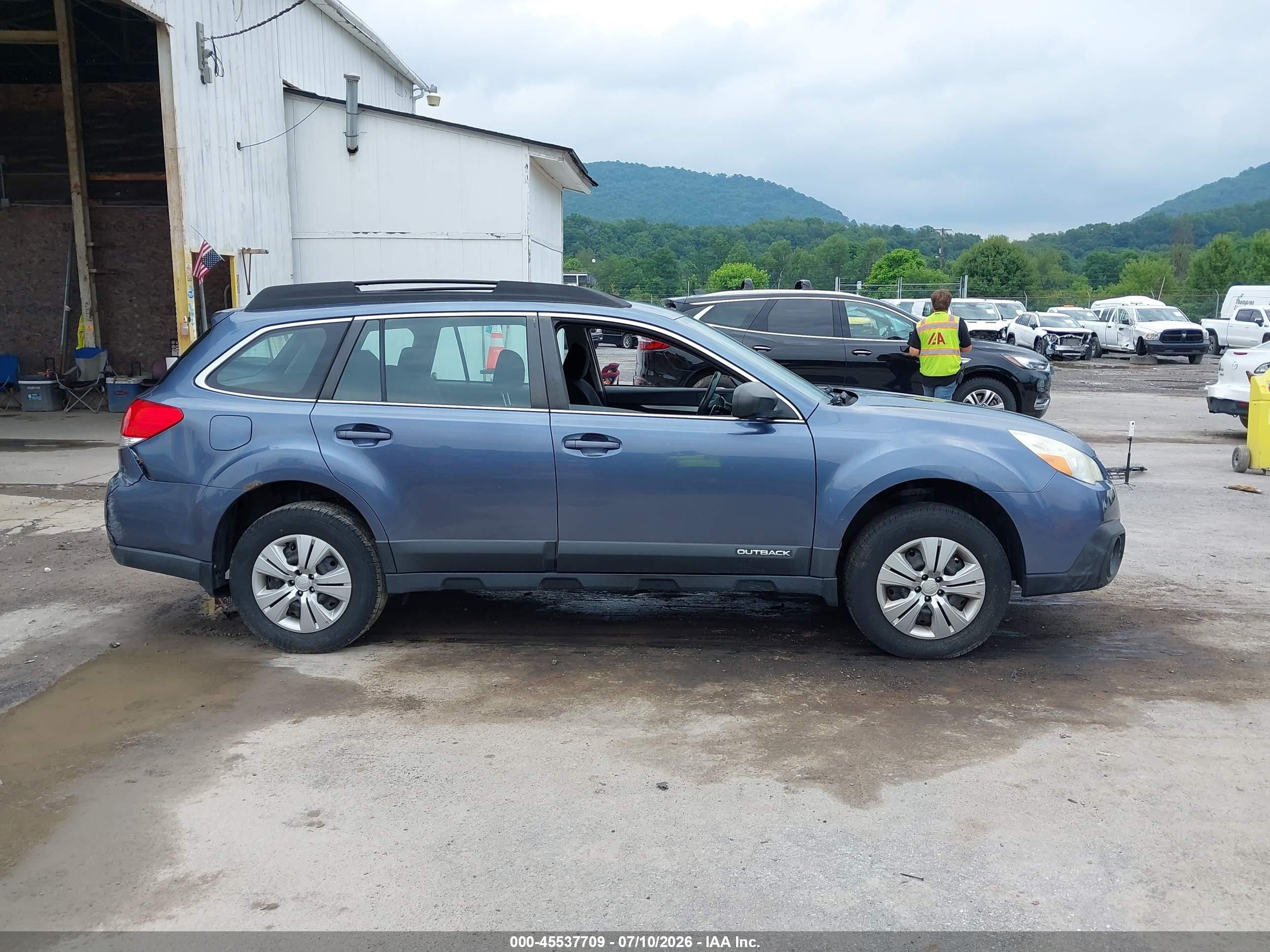 2013 Subaru Outback 2.5i Light Blue vin: 4S4BRBAC8D3271245