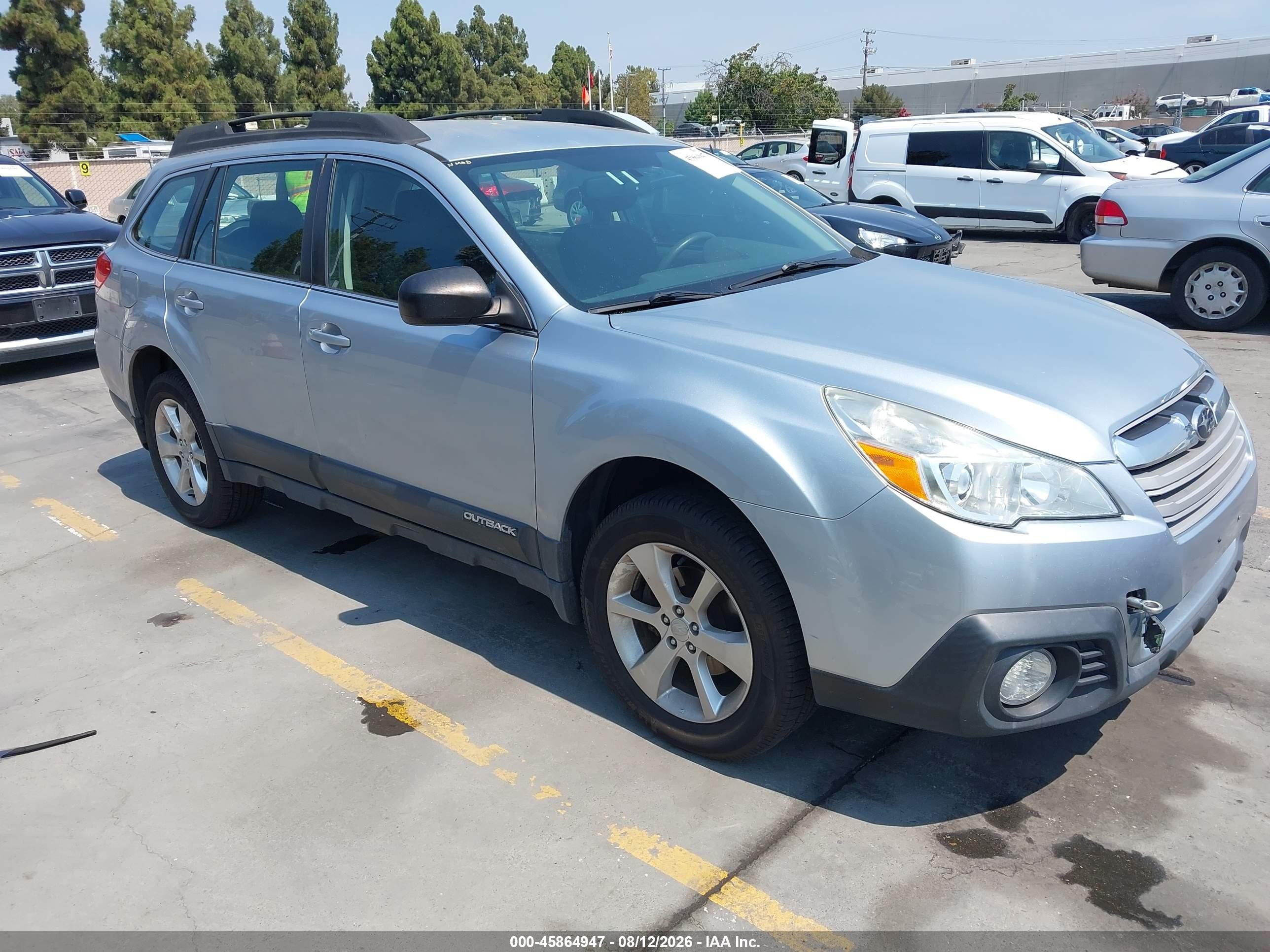 2014 Subaru Outback 2.5i Silver vin: 4S4BRBAC8E3258187