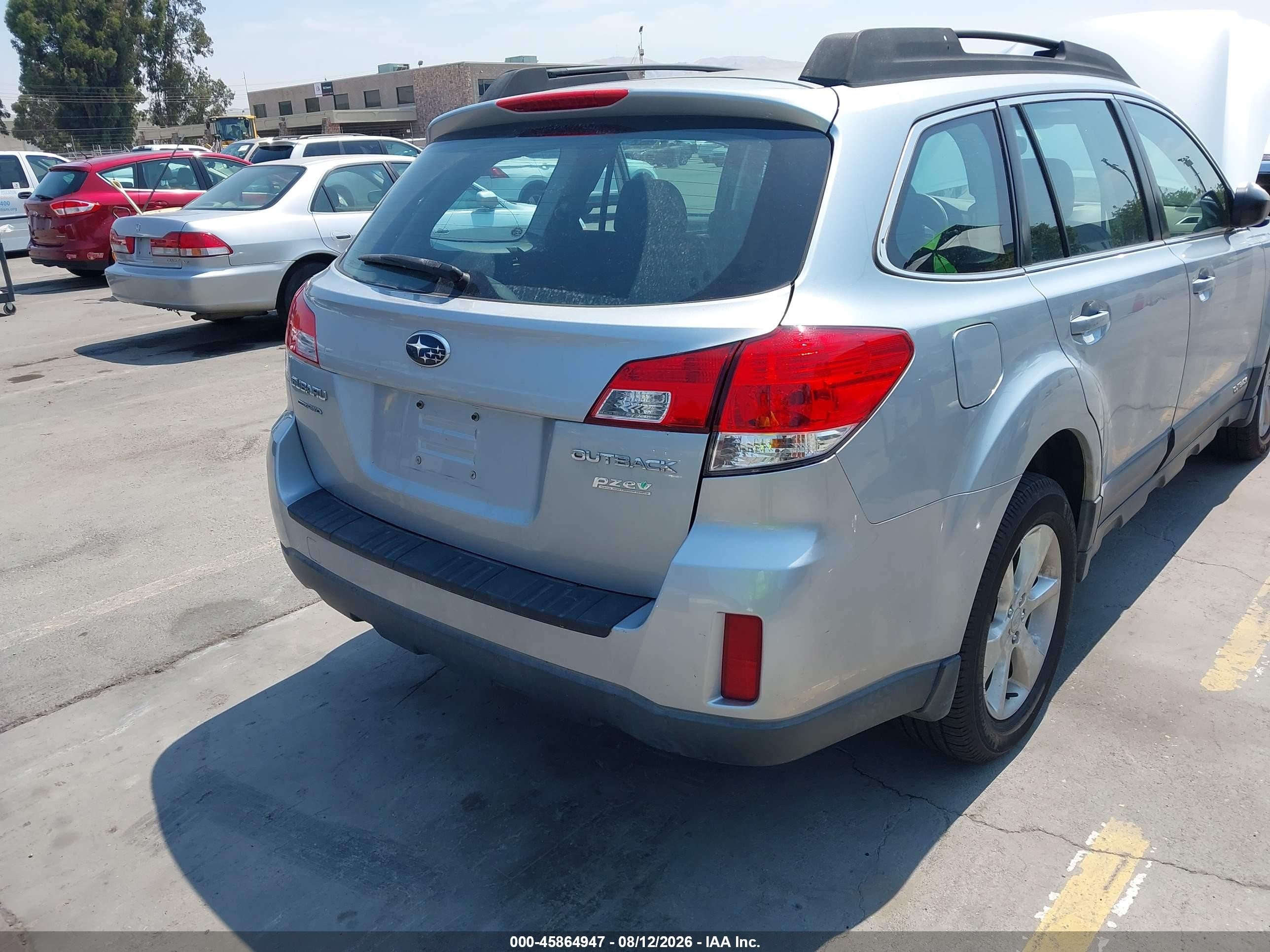 2014 Subaru Outback 2.5i Silver vin: 4S4BRBAC8E3258187