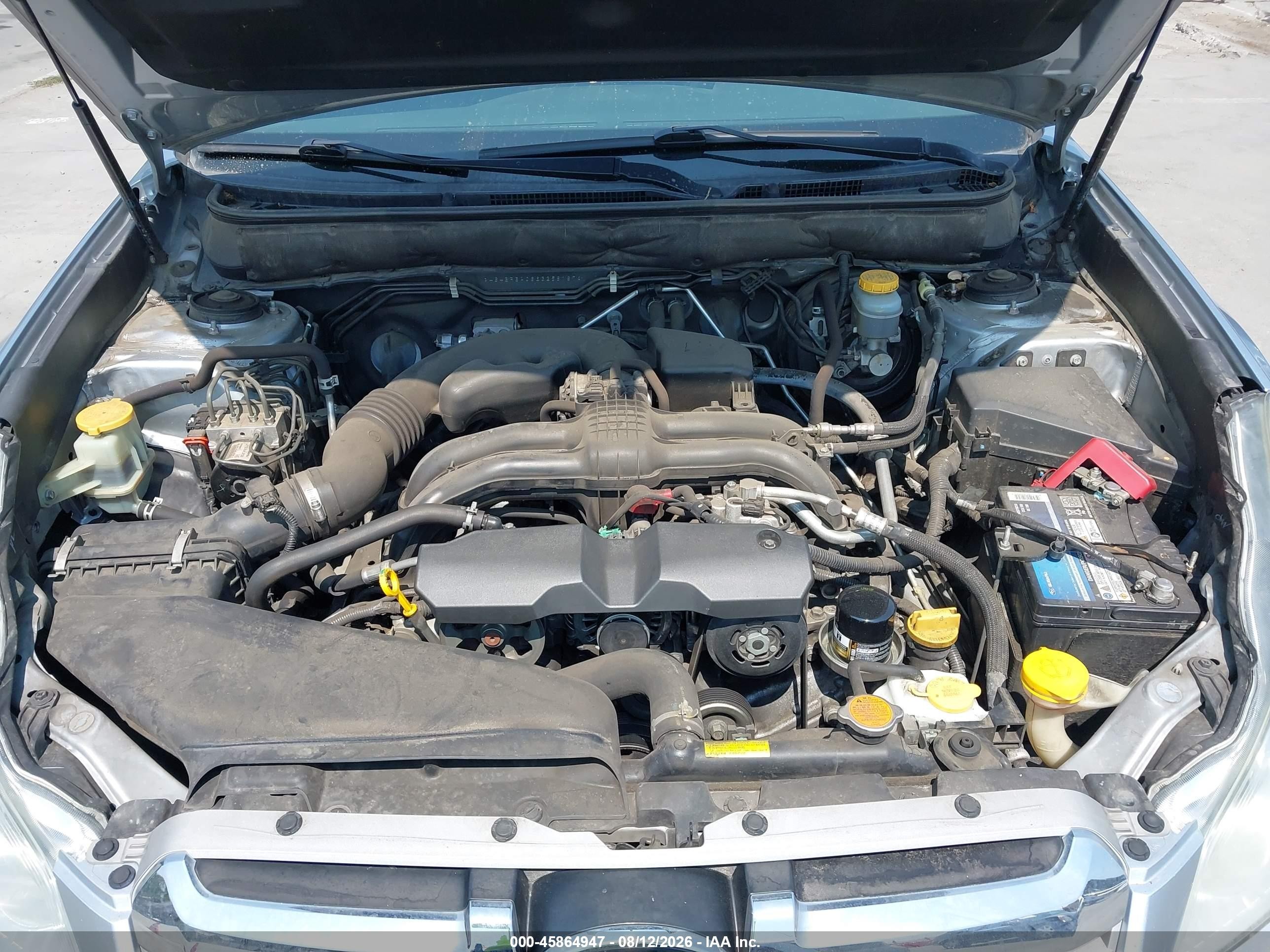 2014 Subaru Outback 2.5i Silver vin: 4S4BRBAC8E3258187