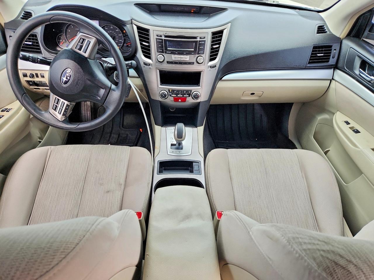 2014 Subaru Outback 2.5i White vin: 4S4BRBAC8E3262370