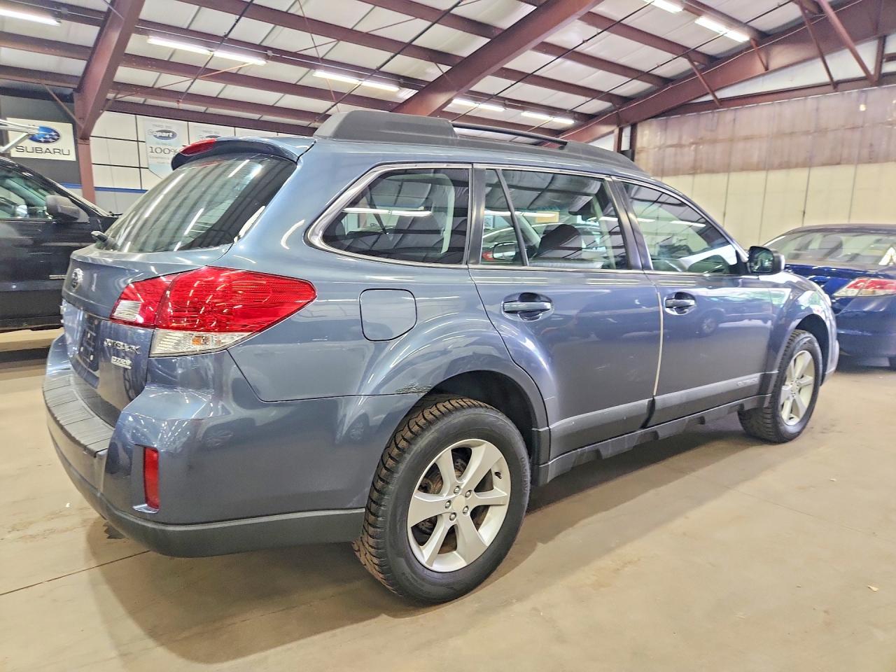 2014 Subaru Outback 2.5i Синий vin: 4S4BRBAC8E3262806