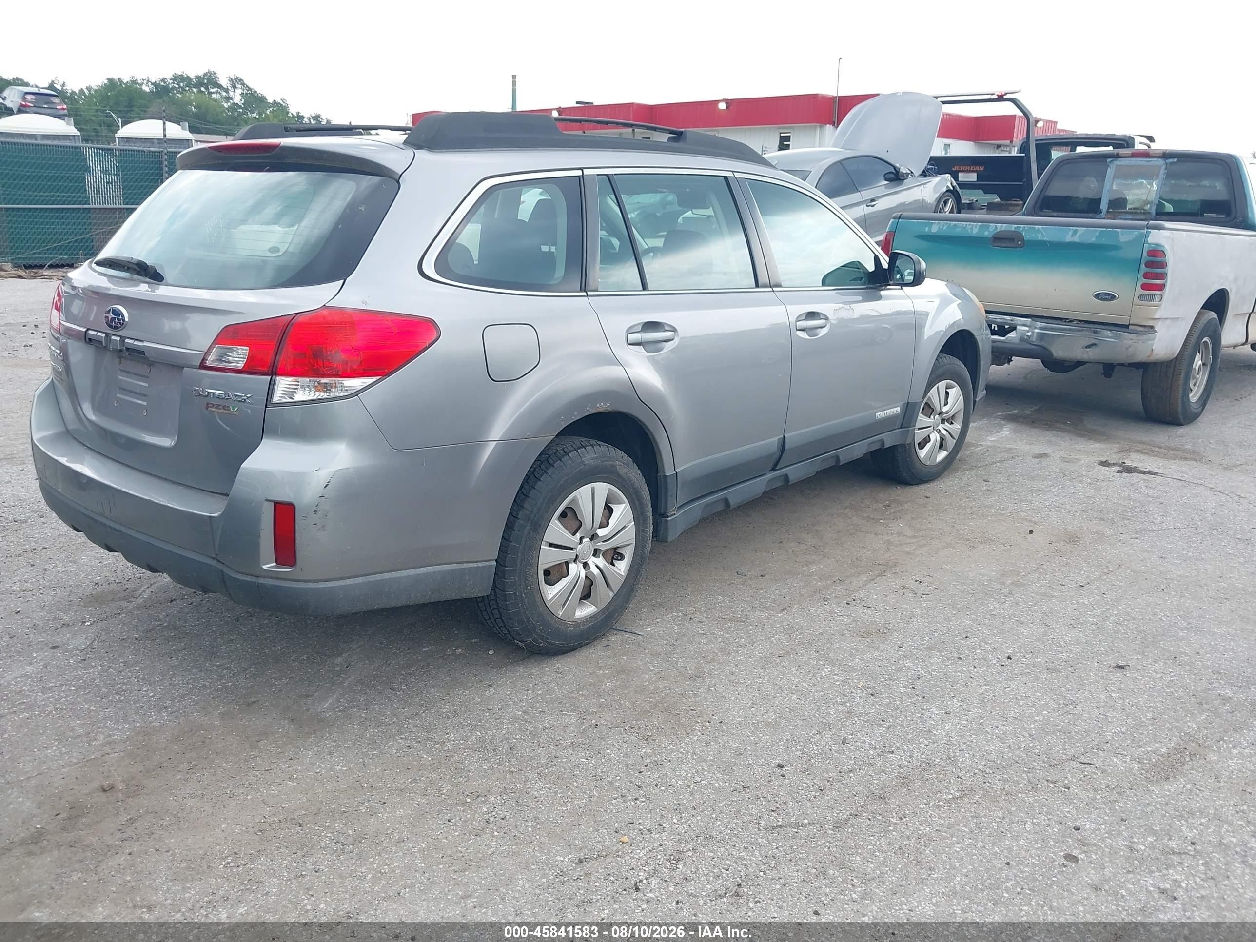 2010 Subaru Outback 2.5i Серебряный vin: 4S4BRBAC9A3316866