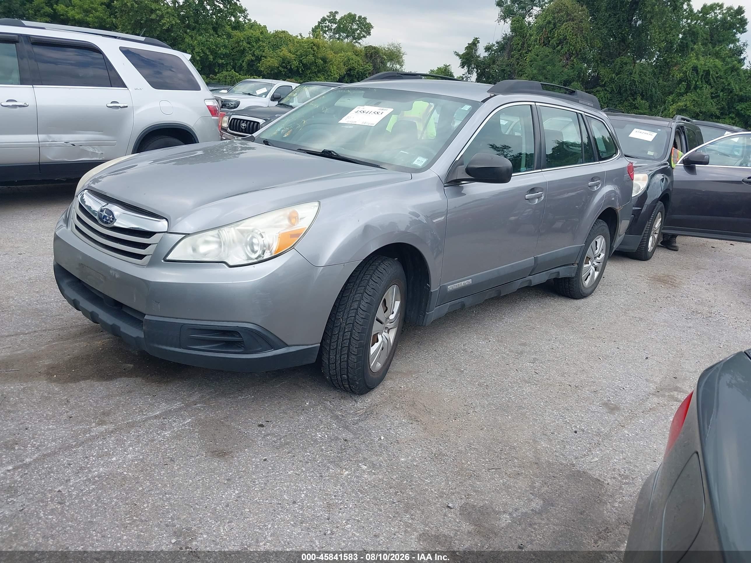 2010 Subaru Outback 2.5i Серебряный vin: 4S4BRBAC9A3316866