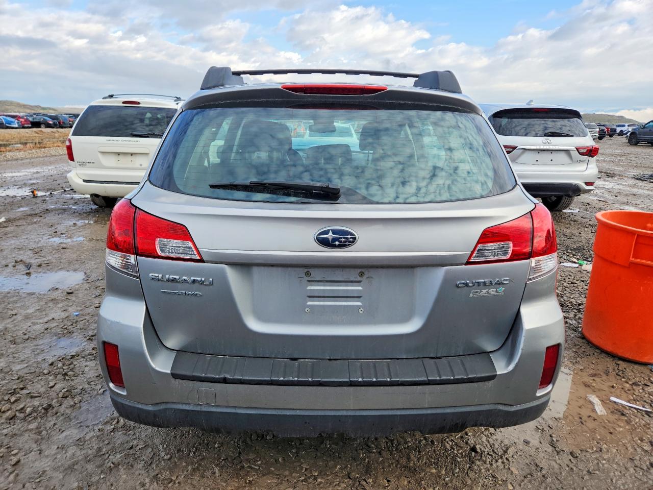2010 Subaru Outback 2.5i Silver vin: 4S4BRBAC9A3368756