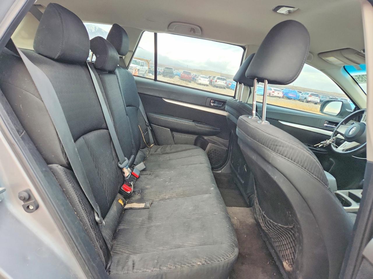 2010 Subaru Outback 2.5i Silver vin: 4S4BRBAC9A3368756