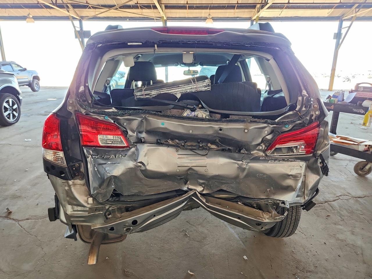2011 Subaru Outback 2.5i Gray vin: 4S4BRBAC9B3318358