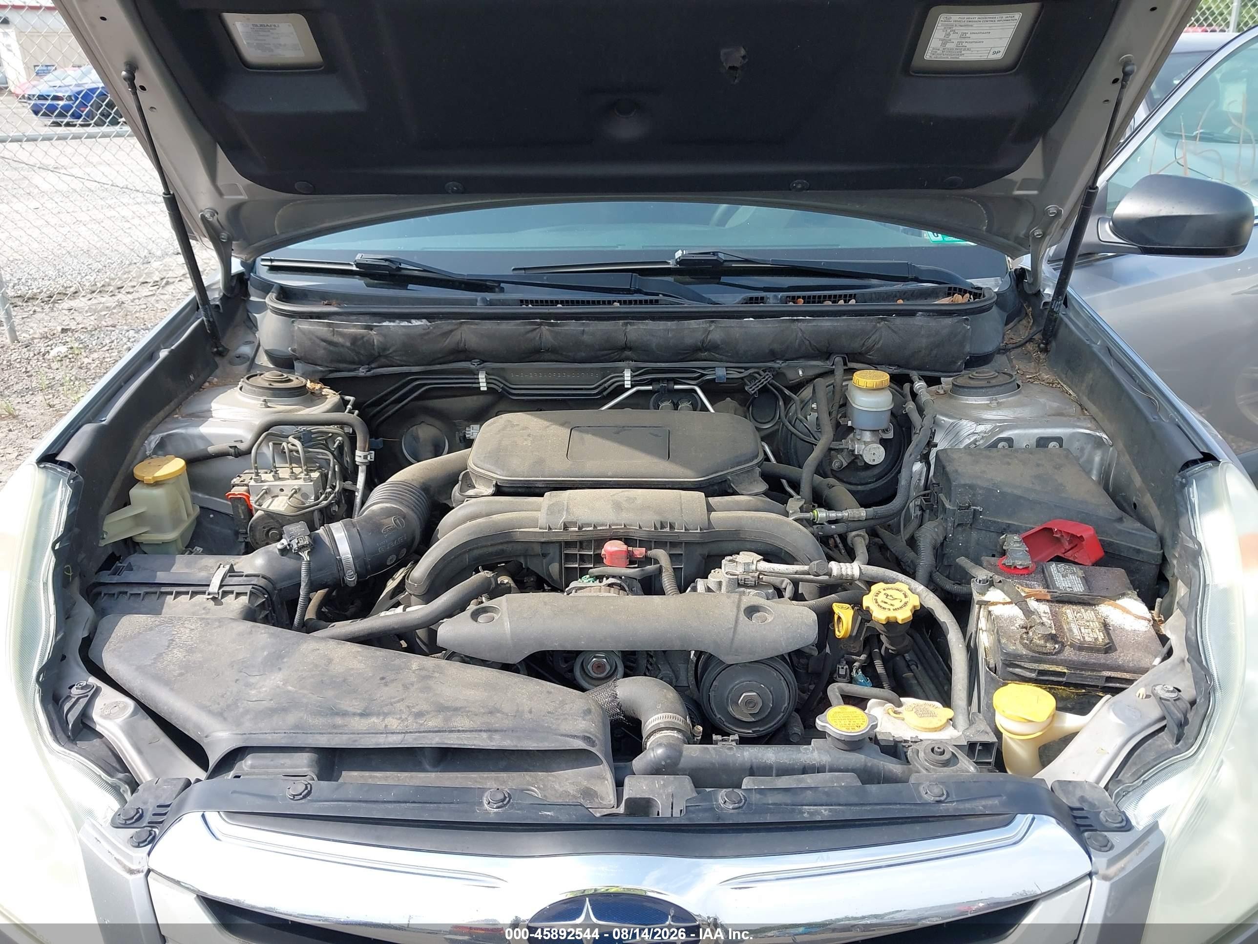 2011 Subaru Outback 2.5i Silver vin: 4S4BRBAC9B3400719