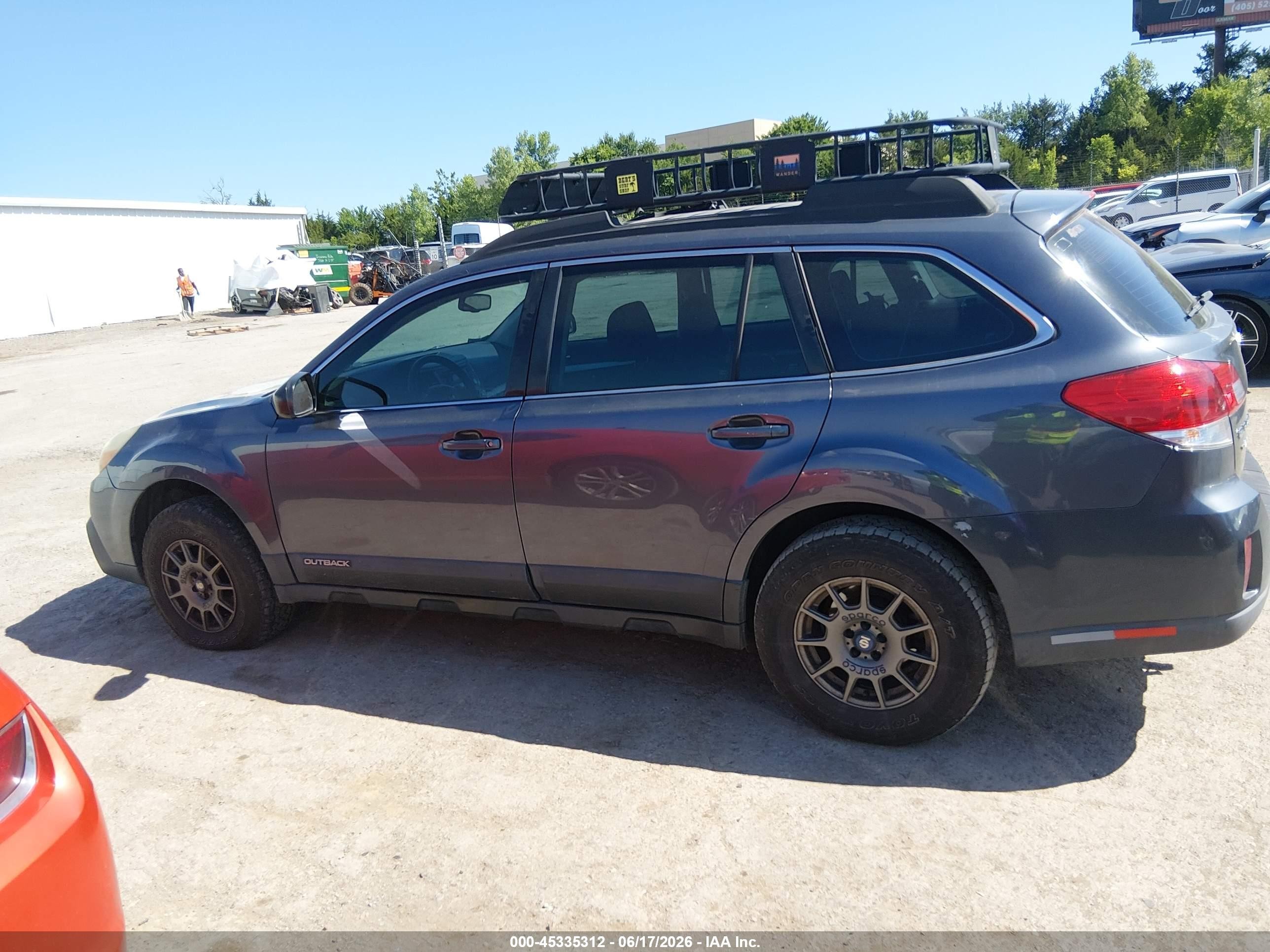 2014 Subaru Outback 2.5i Gray vin: 4S4BRBAC9E1226117