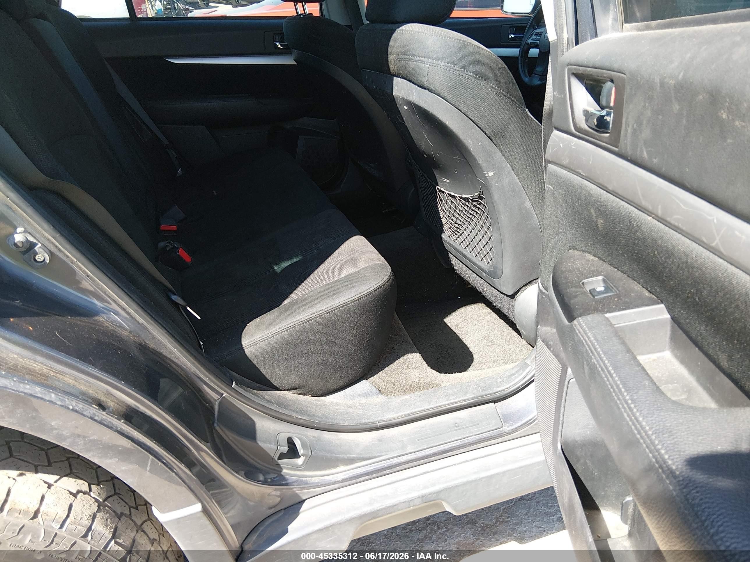 2014 Subaru Outback 2.5i Gray vin: 4S4BRBAC9E1226117