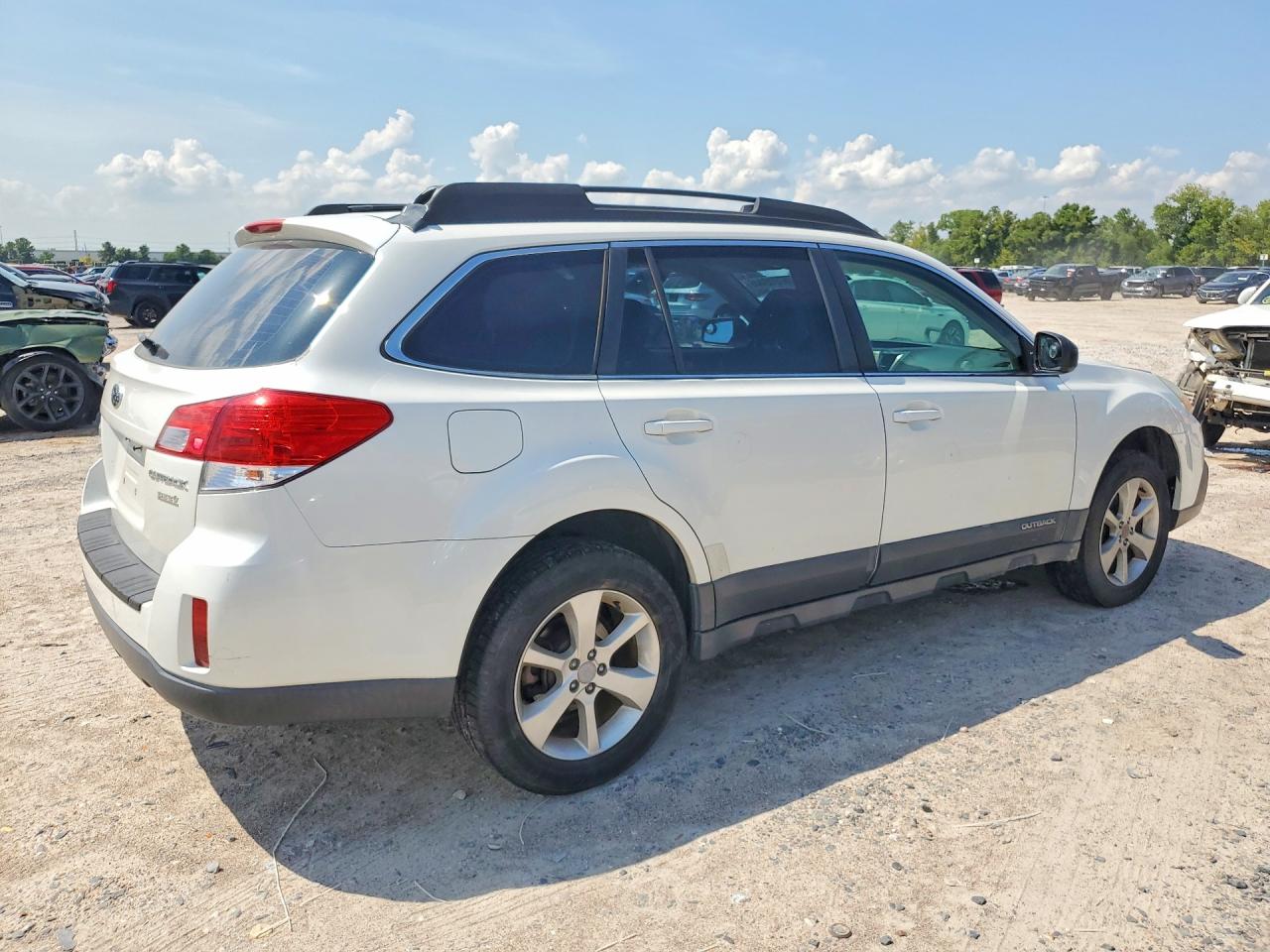 2014 Subaru Outback 2.5i Белый vin: 4S4BRBAC9E3254486
