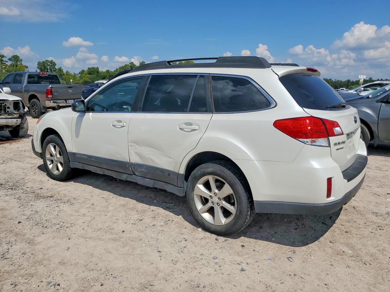 2014 Subaru Outback 2.5i Белый vin: 4S4BRBAC9E3254486