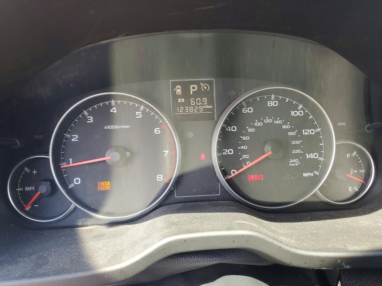 2014 Subaru Outback 2.5i Белый vin: 4S4BRBAC9E3254486