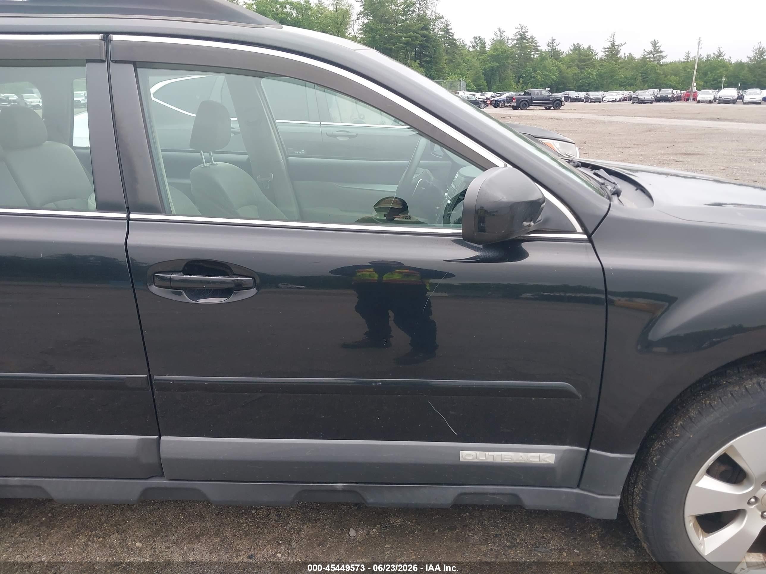2012 Subaru Outback 2.5i Black vin: 4S4BRBACXC3255188