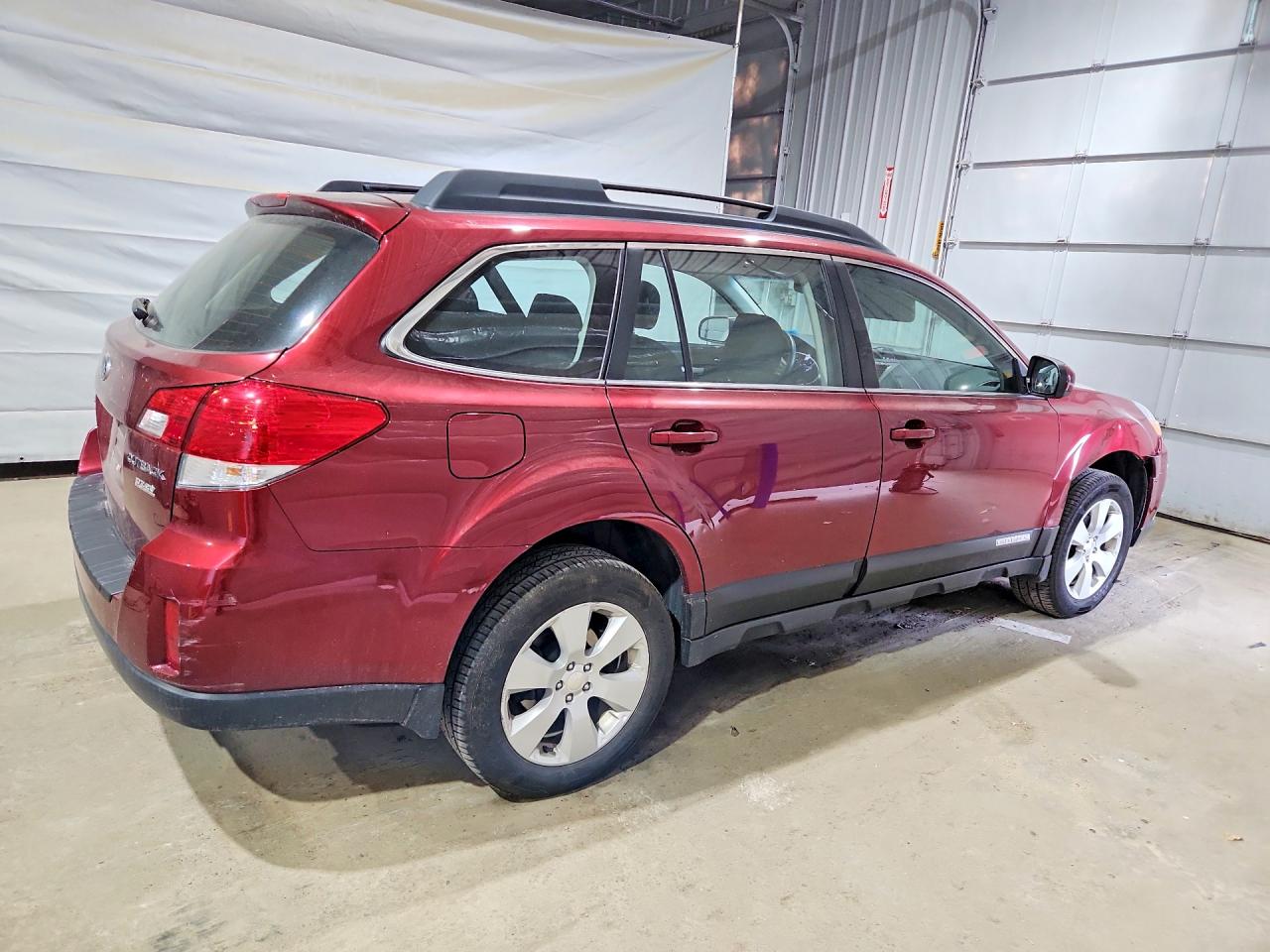 2012 Subaru Outback 2.5i Red vin: 4S4BRBACXC3282763