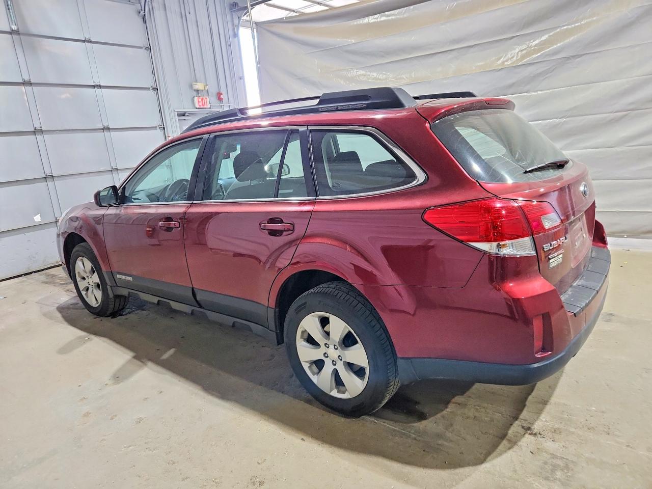 2012 Subaru Outback 2.5i Red vin: 4S4BRBACXC3282763