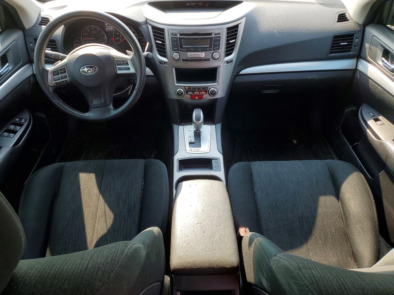 2014 Subaru Outback 2.5i Silver vin: 4S4BRBACXE3262046