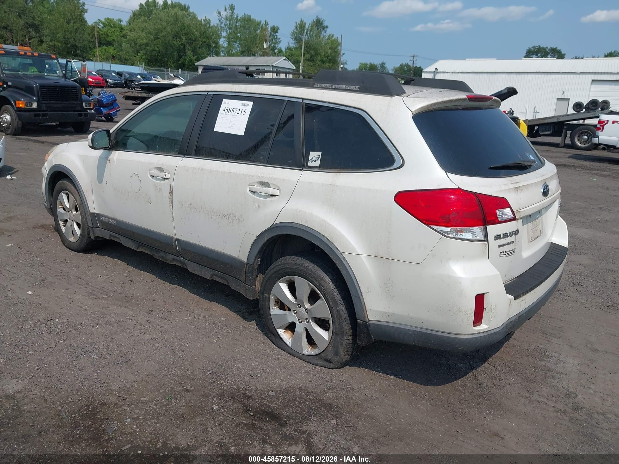 2011 Subaru Outback 2.5i Premium White vin: 4S4BRBBC1B3408943