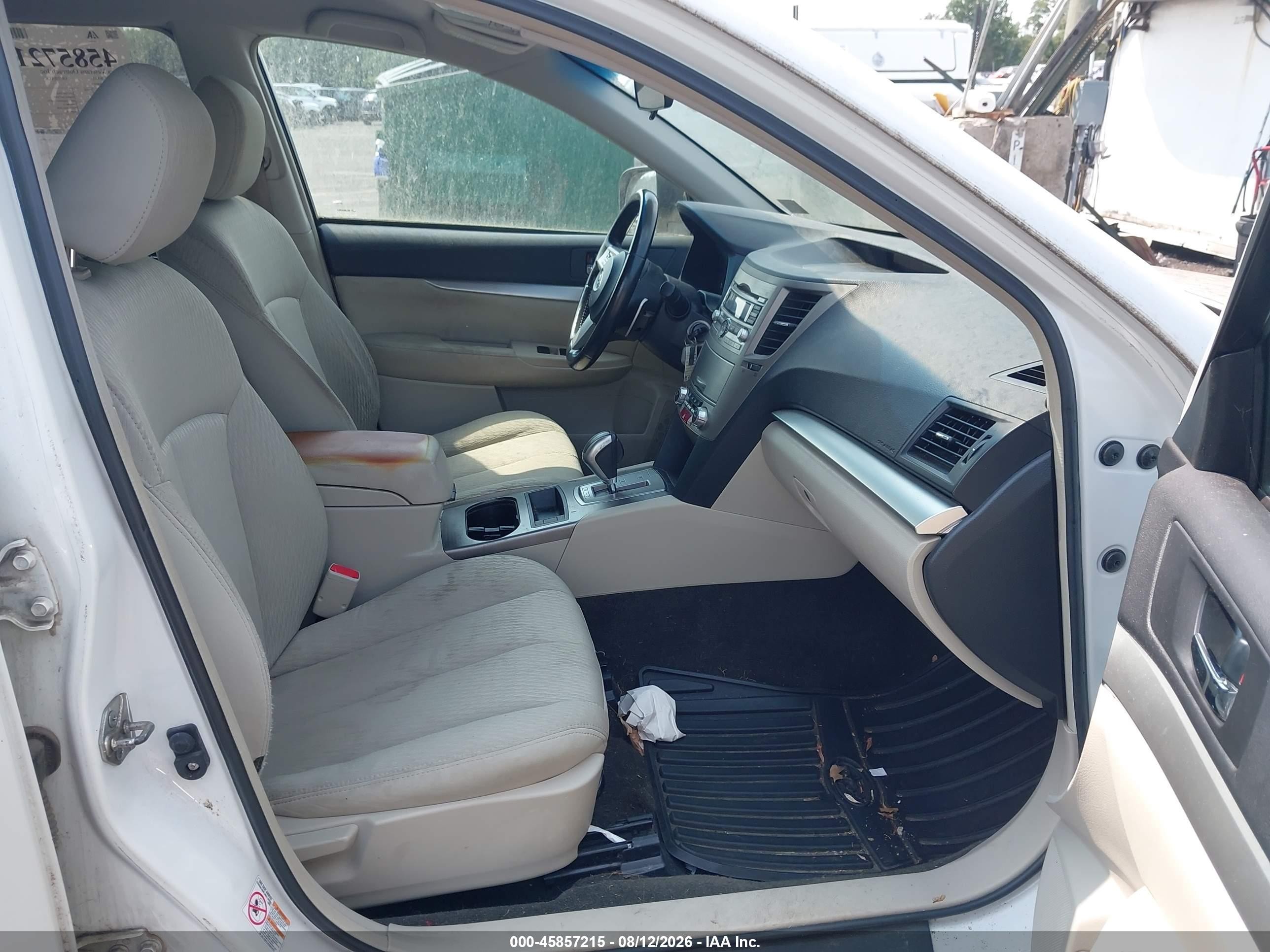 2011 Subaru Outback 2.5i Premium White vin: 4S4BRBBC1B3408943