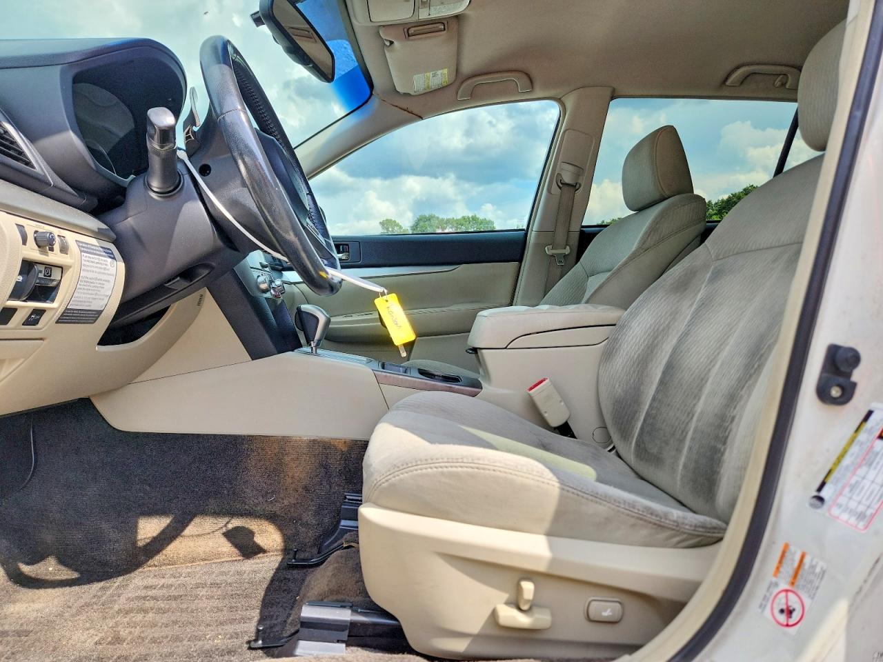 2011 Subaru Outback 2.5i Premium White vin: 4S4BRBBC3B3446903