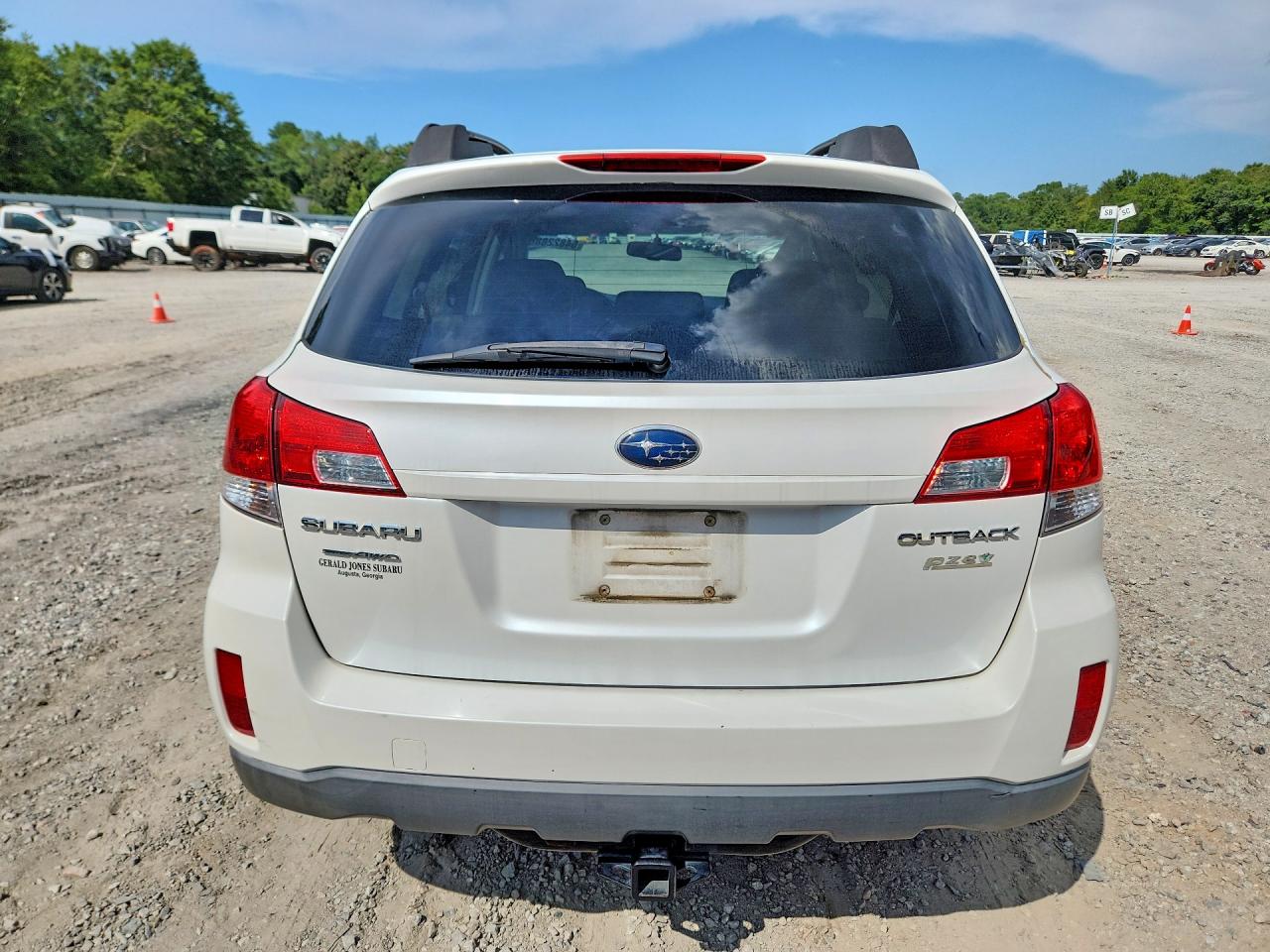 2011 Subaru Outback 2.5i Premium White vin: 4S4BRBBC3B3446903