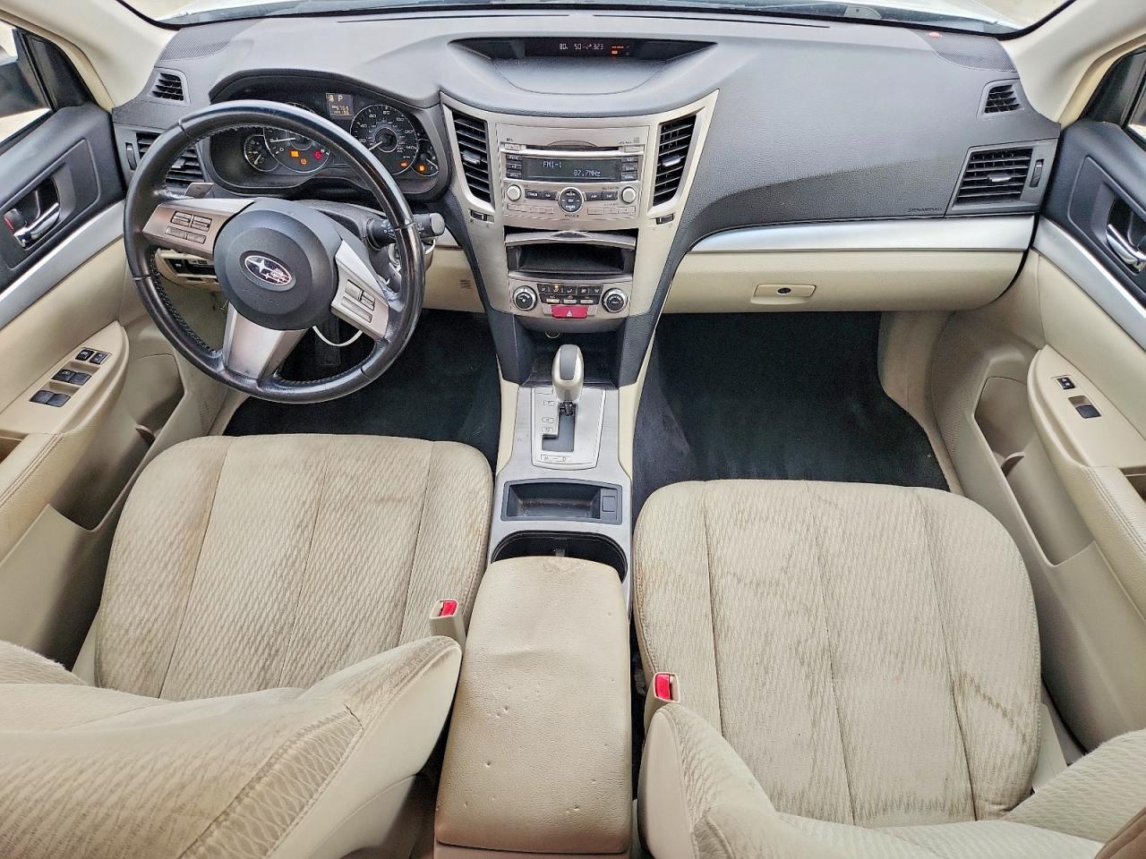 2010 Subaru Outback 2.5i Premium White vin: 4S4BRBBC4A3374818