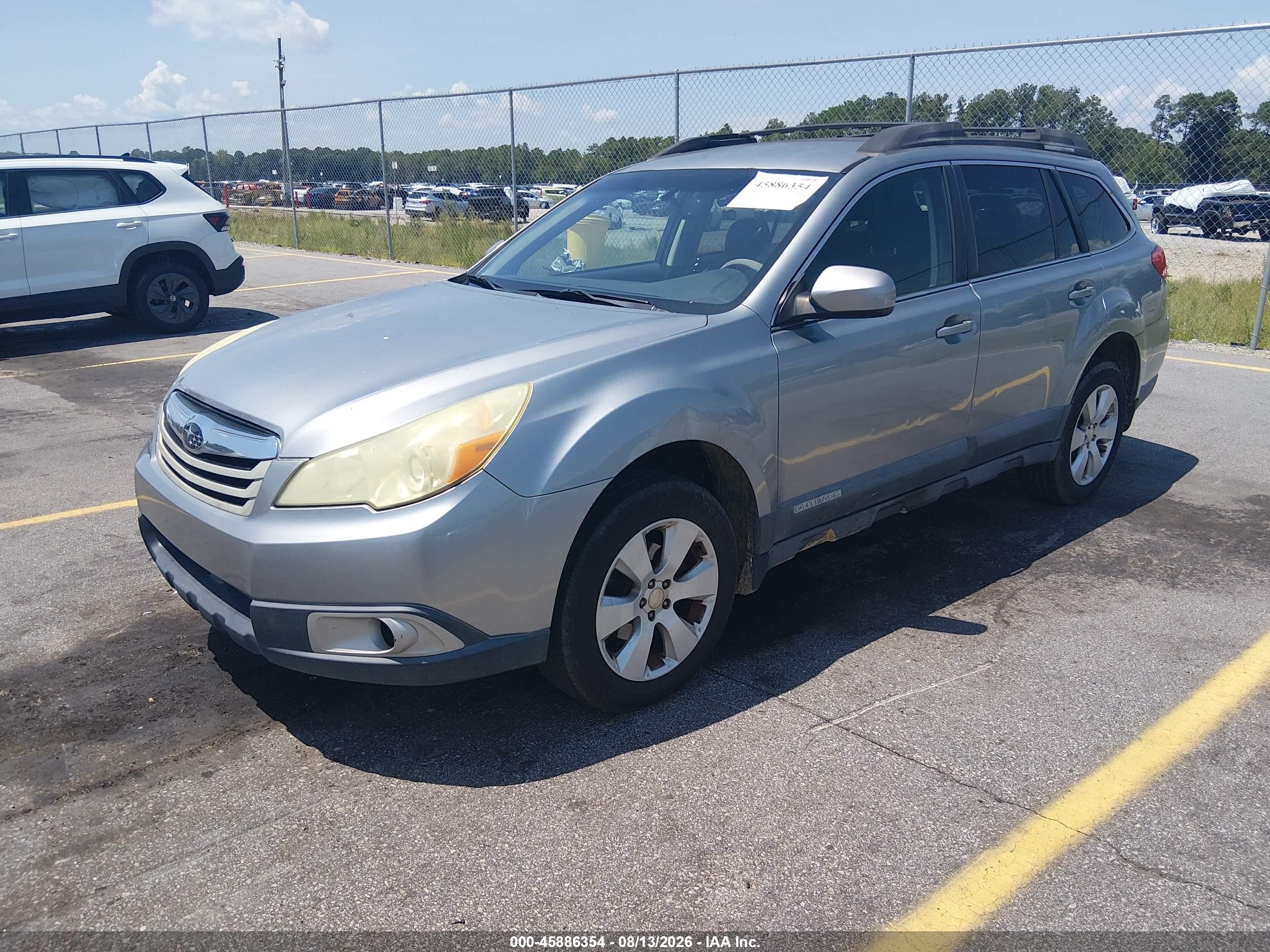 2010 Subaru Outback 2.5i Premium Silver vin: 4S4BRBBC6A3376814