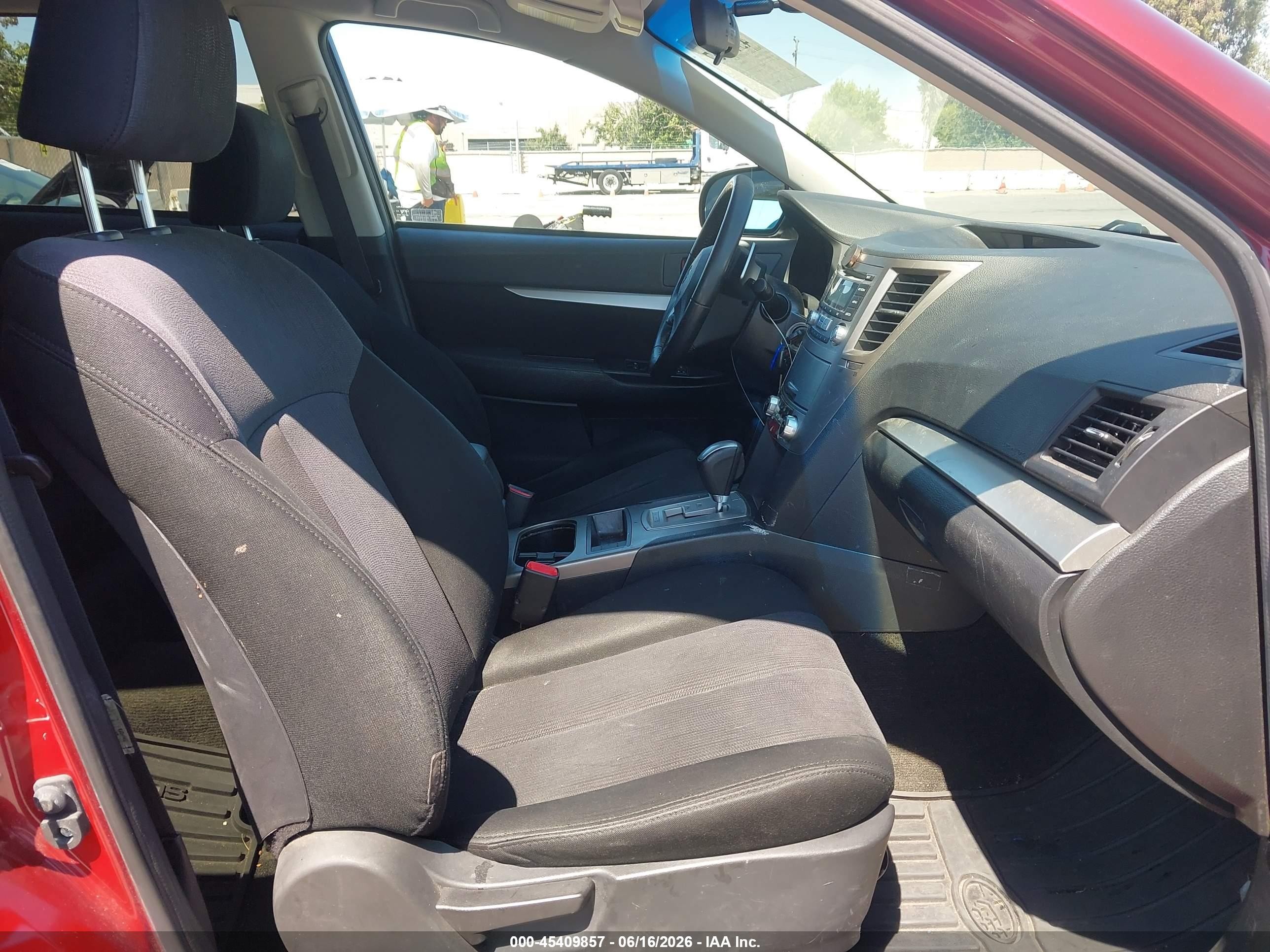 2013 Subaru Outback 2.5i Premium Red vin: 4S4BRBBC6D3267936