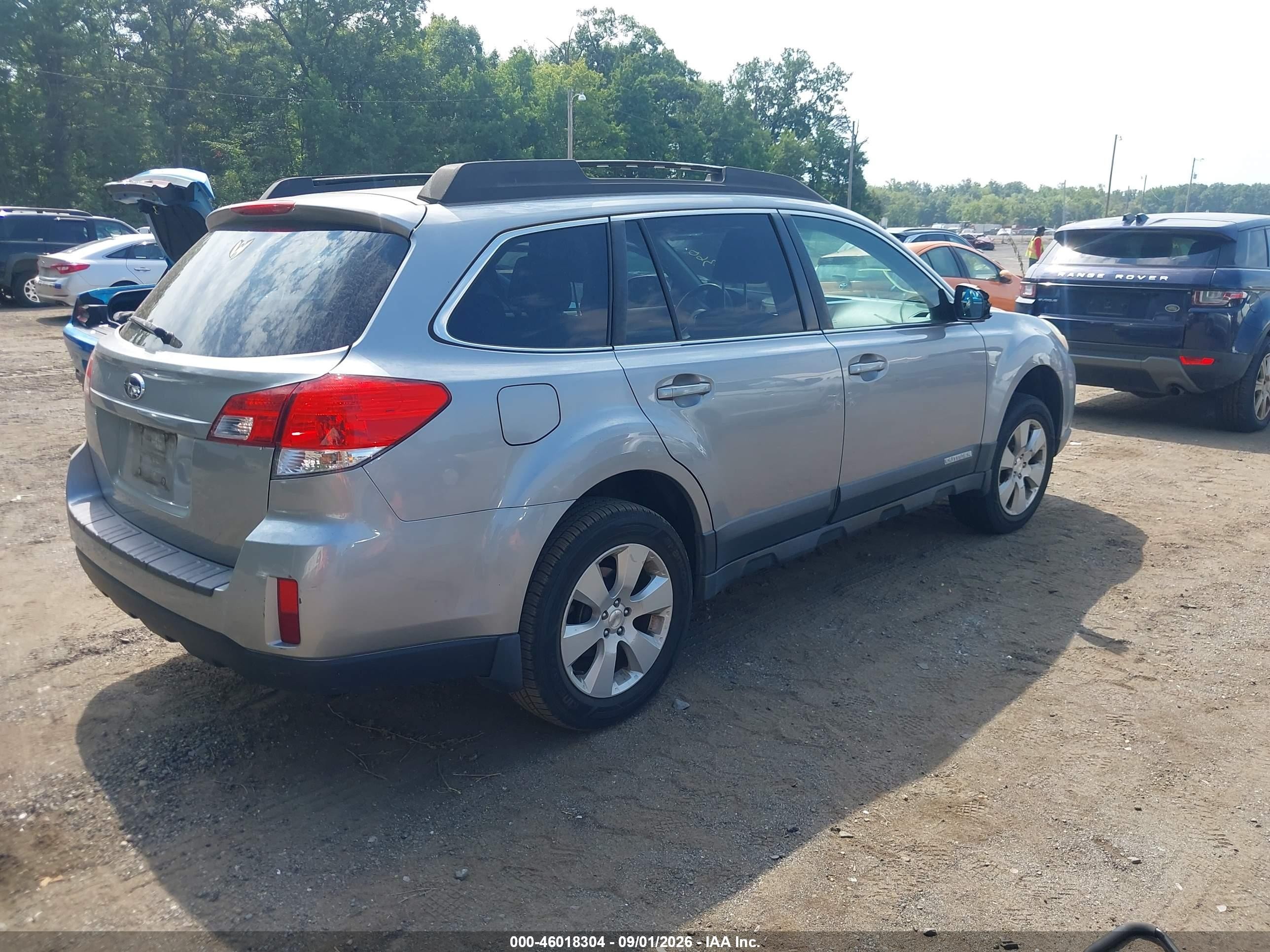 2010 Subaru Outback 2.5i Premium Silver vin: 4S4BRBBC7A3331543
