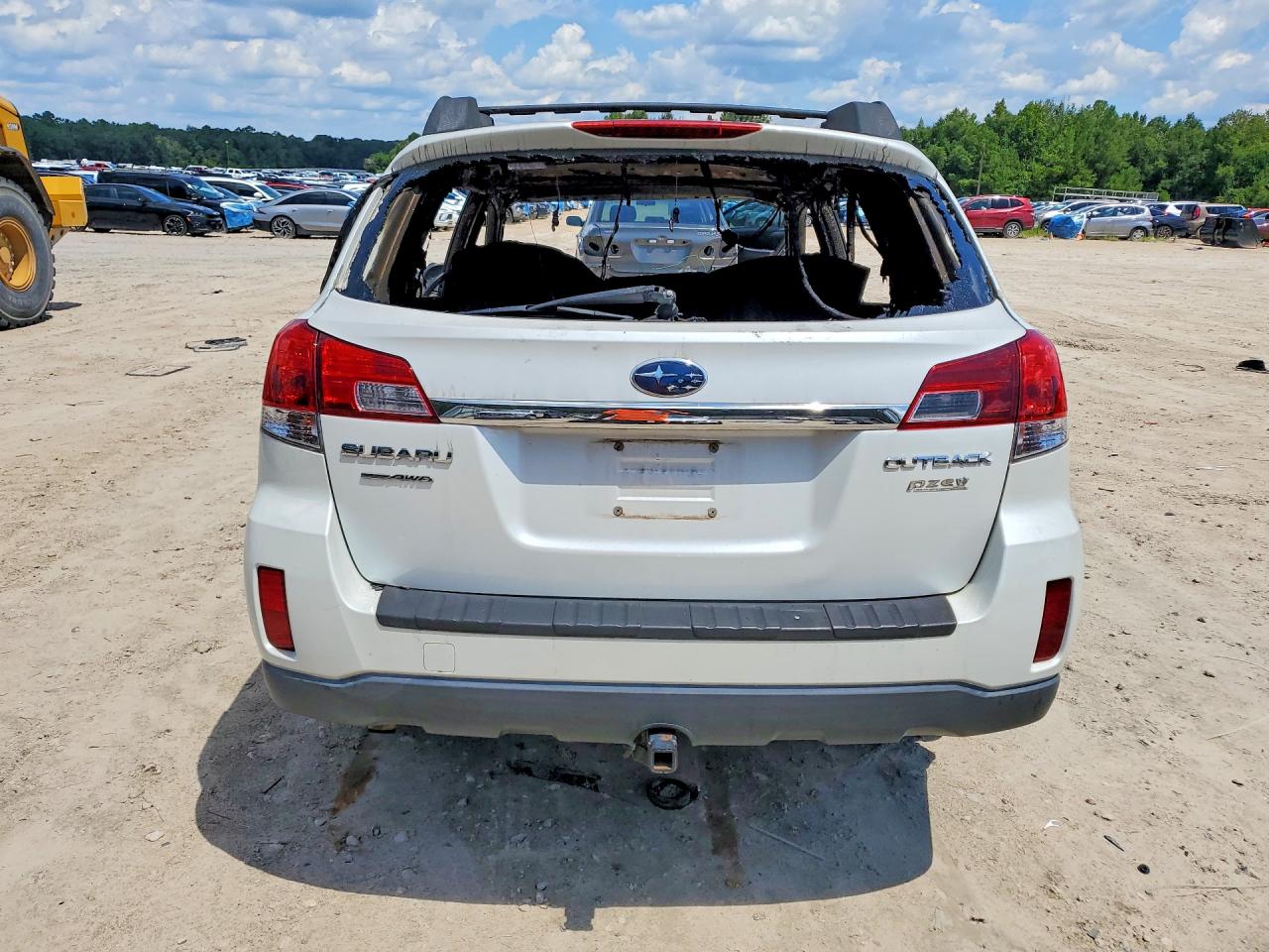 2011 Subaru Outback 2.5i Premium White vin: 4S4BRBBC7B1408022