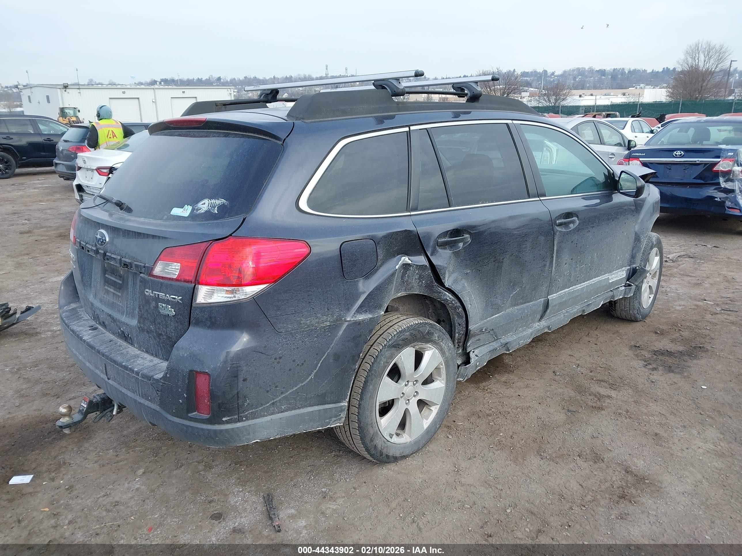 2010 Subaru Outback 2.5i Premium Gray vin: 4S4BRBCC0A3318082