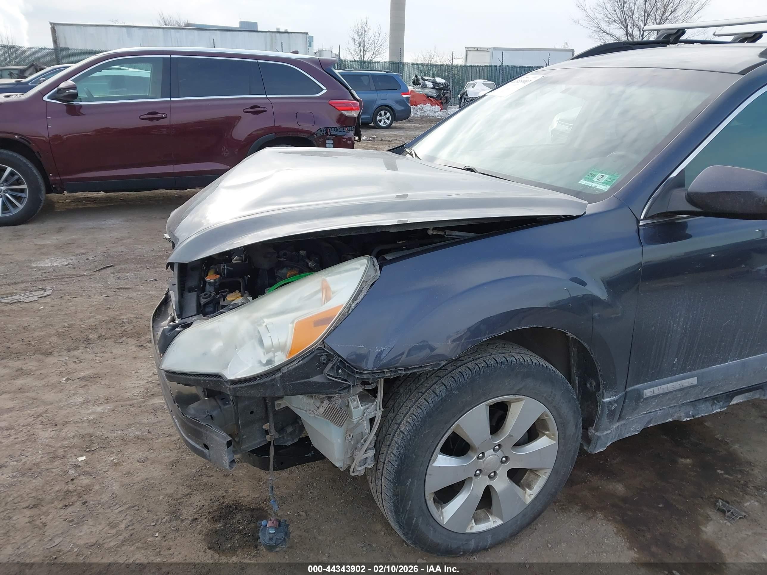2010 Subaru Outback 2.5i Premium Gray vin: 4S4BRBCC0A3318082