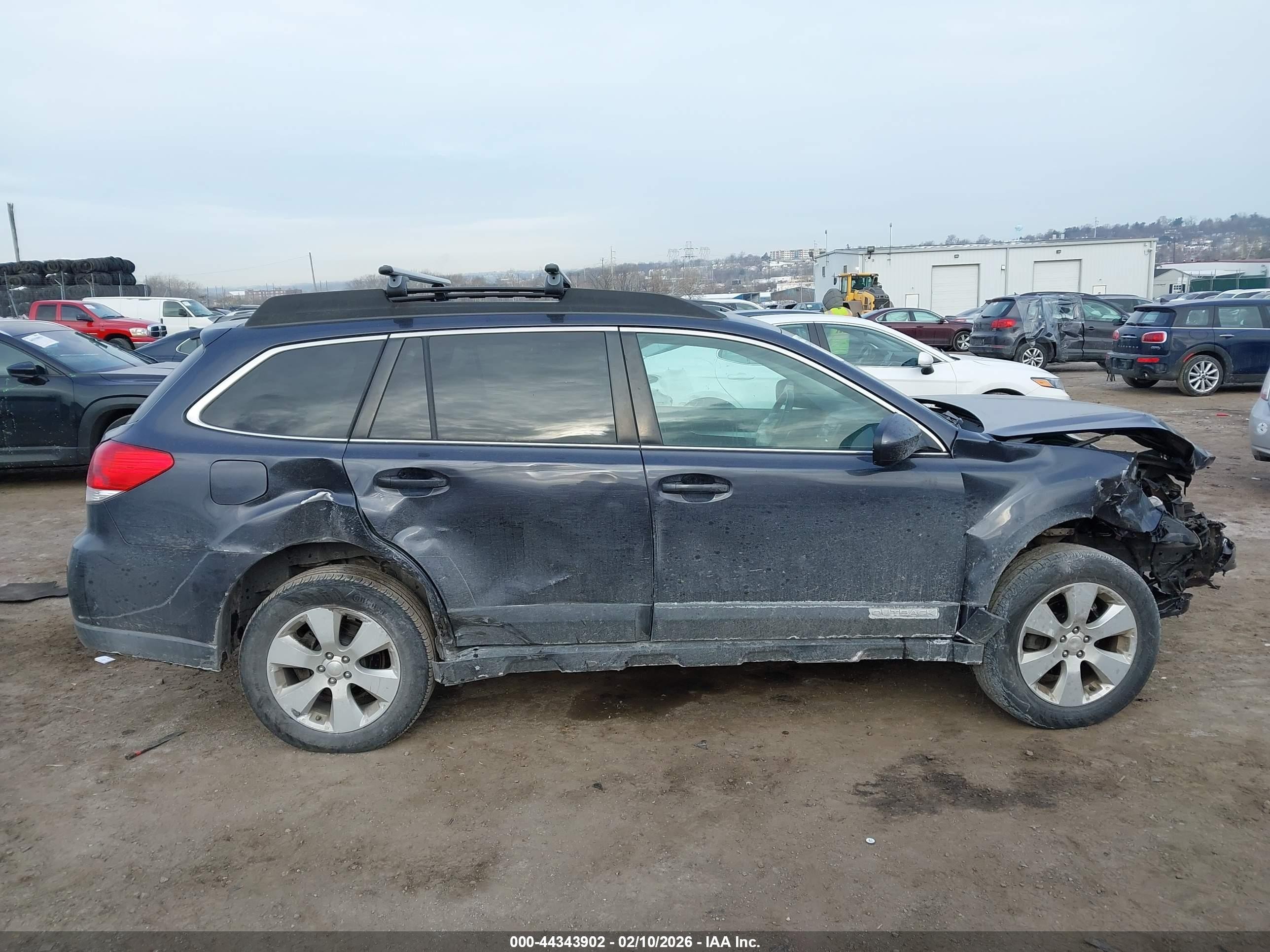 2010 Subaru Outback 2.5i Premium Gray vin: 4S4BRBCC0A3318082