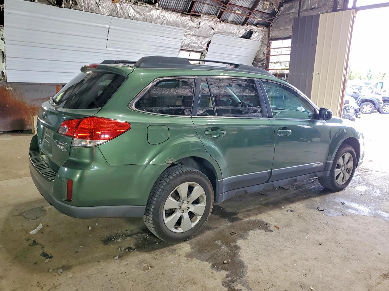 2010 Subaru Outback 2.5i Premium Green vin: 4S4BRBCC0A3324402