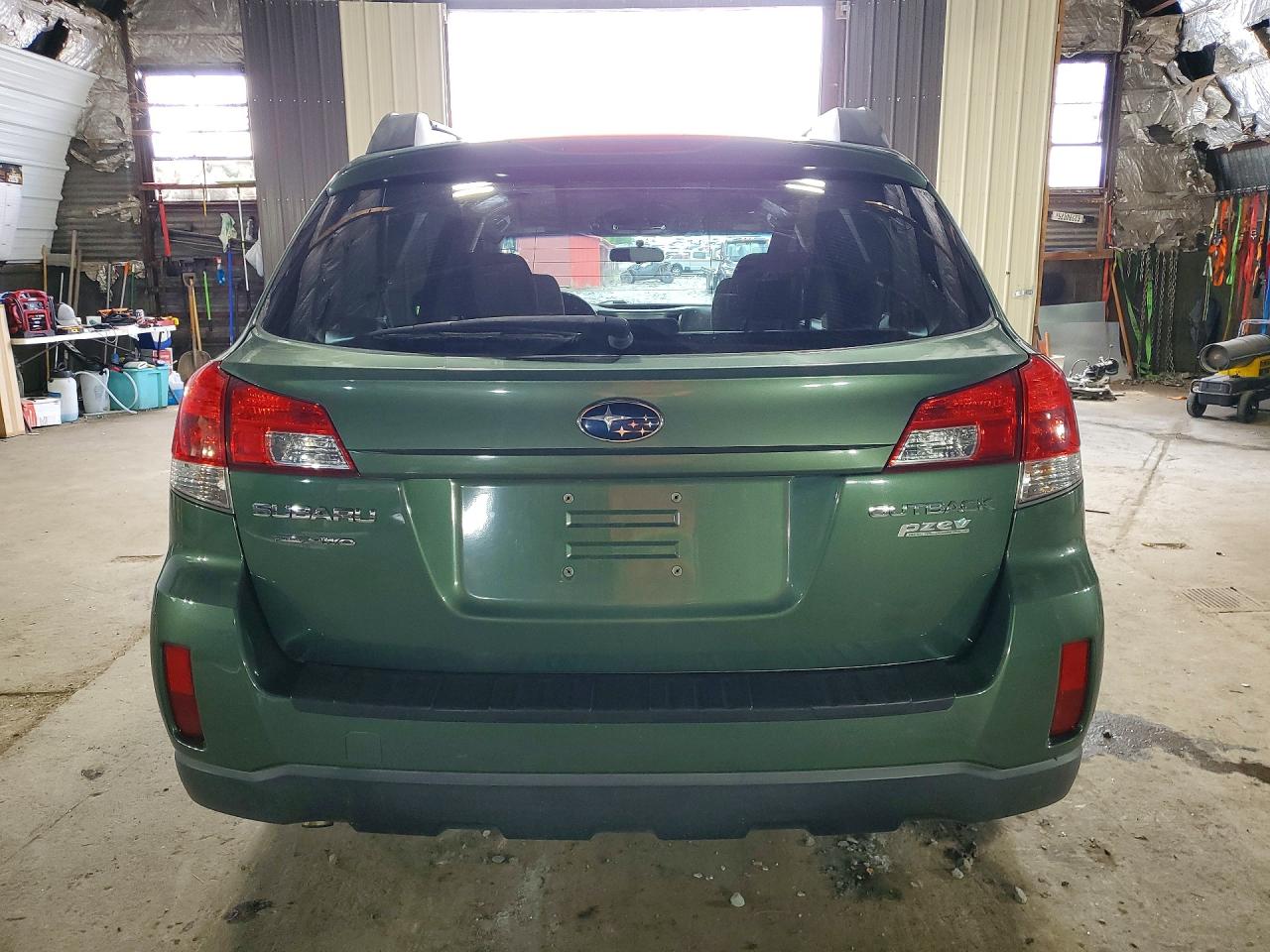 2010 Subaru Outback 2.5i Premium Green vin: 4S4BRBCC0A3324402