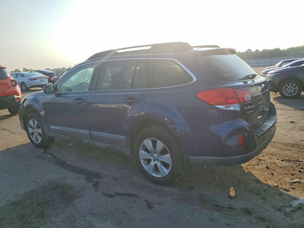 2010 Subaru Outback 2.5i Premium Blue vin: 4S4BRBCC0A3326814