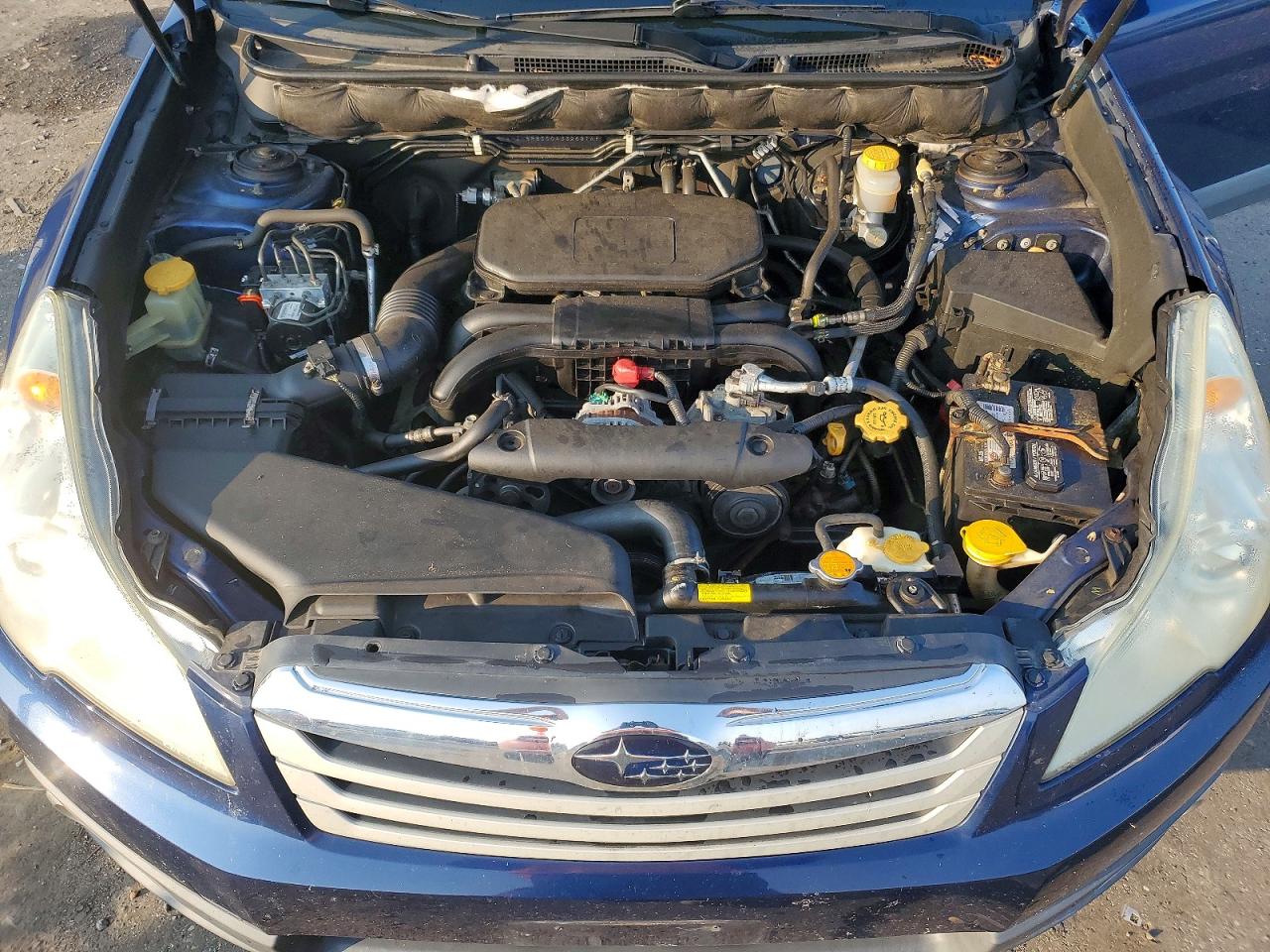 2010 Subaru Outback 2.5i Premium Blue vin: 4S4BRBCC0A3326814