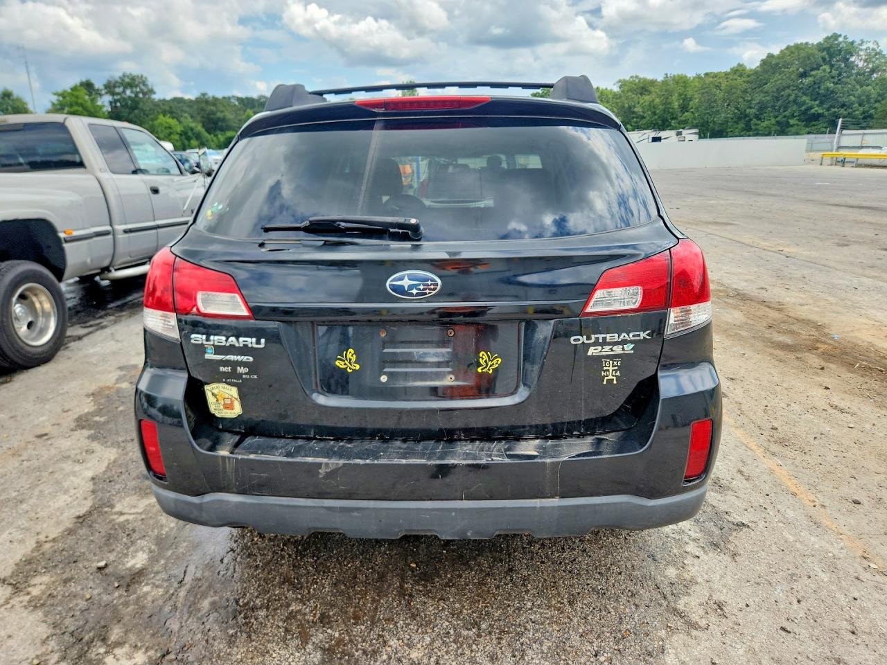 2010 Subaru Outback 2.5i Premium Black vin: 4S4BRBCC0A3358243