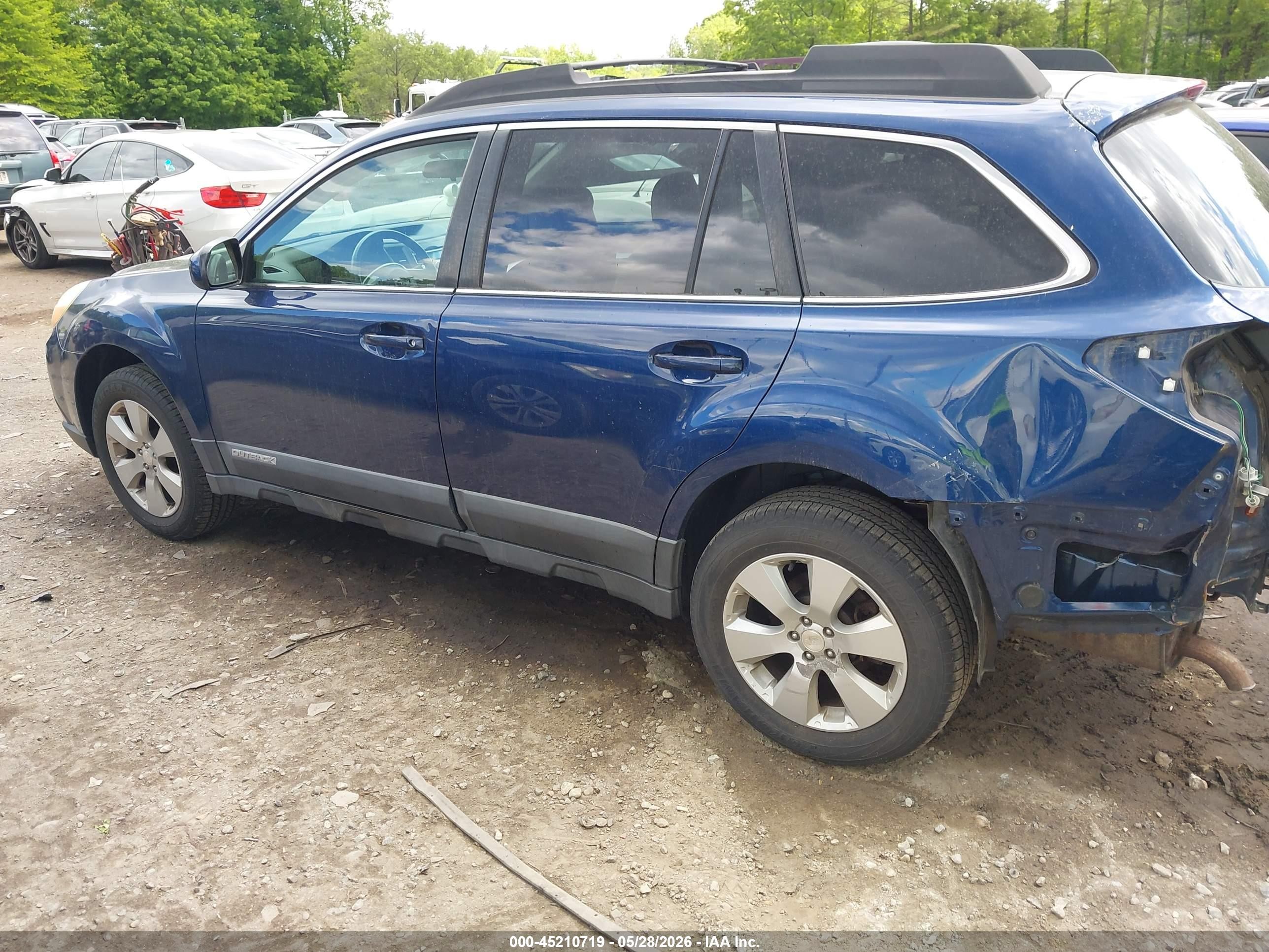 2010 Subaru Outback 2.5i Premium Blue vin: 4S4BRBCC0A3372188